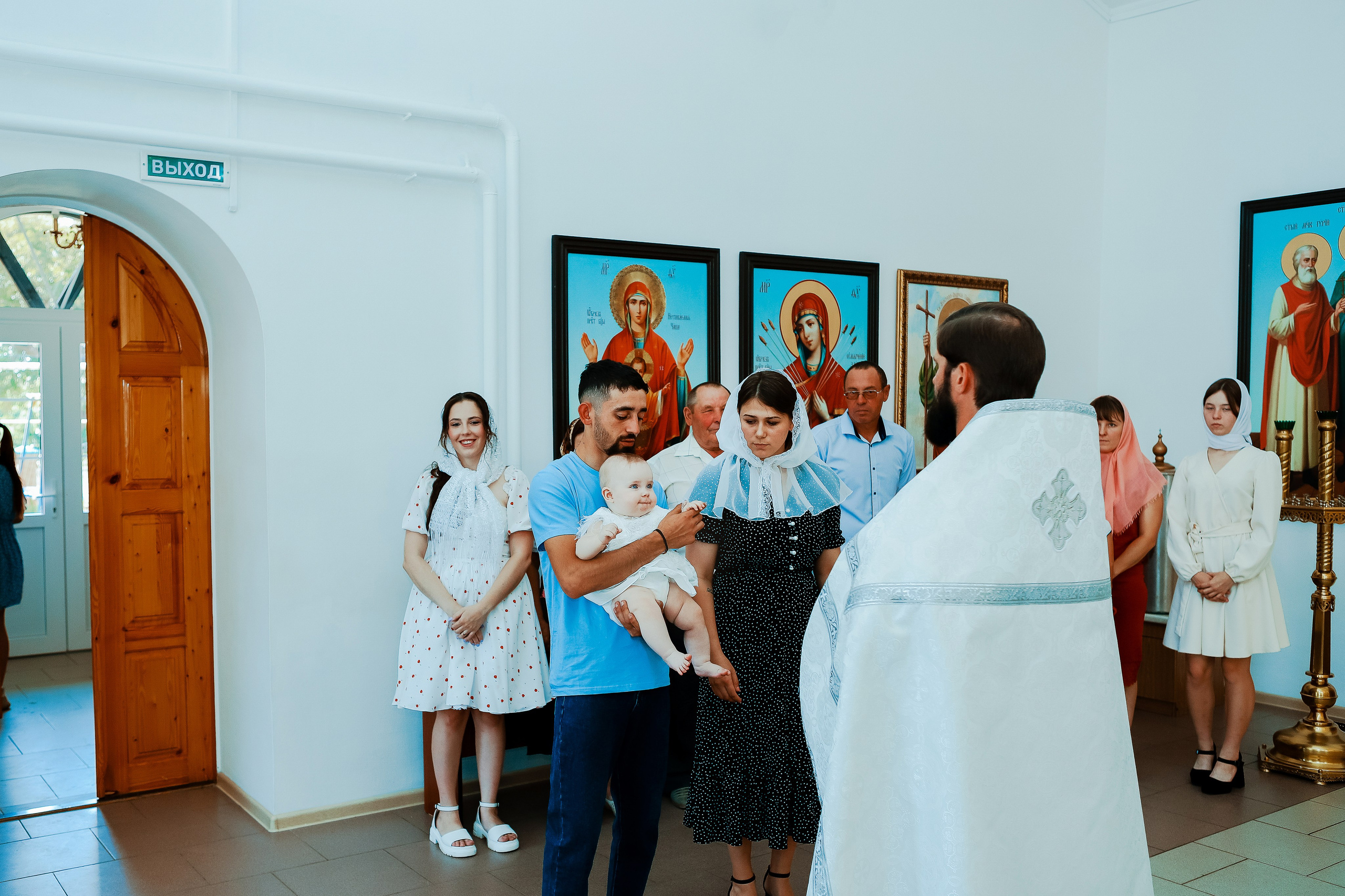 Таинство Крещения Отца и Дочери. Свадебный фотограф Евгения Фролова г. Каменск-Шахтинский, Донецк, Ростов