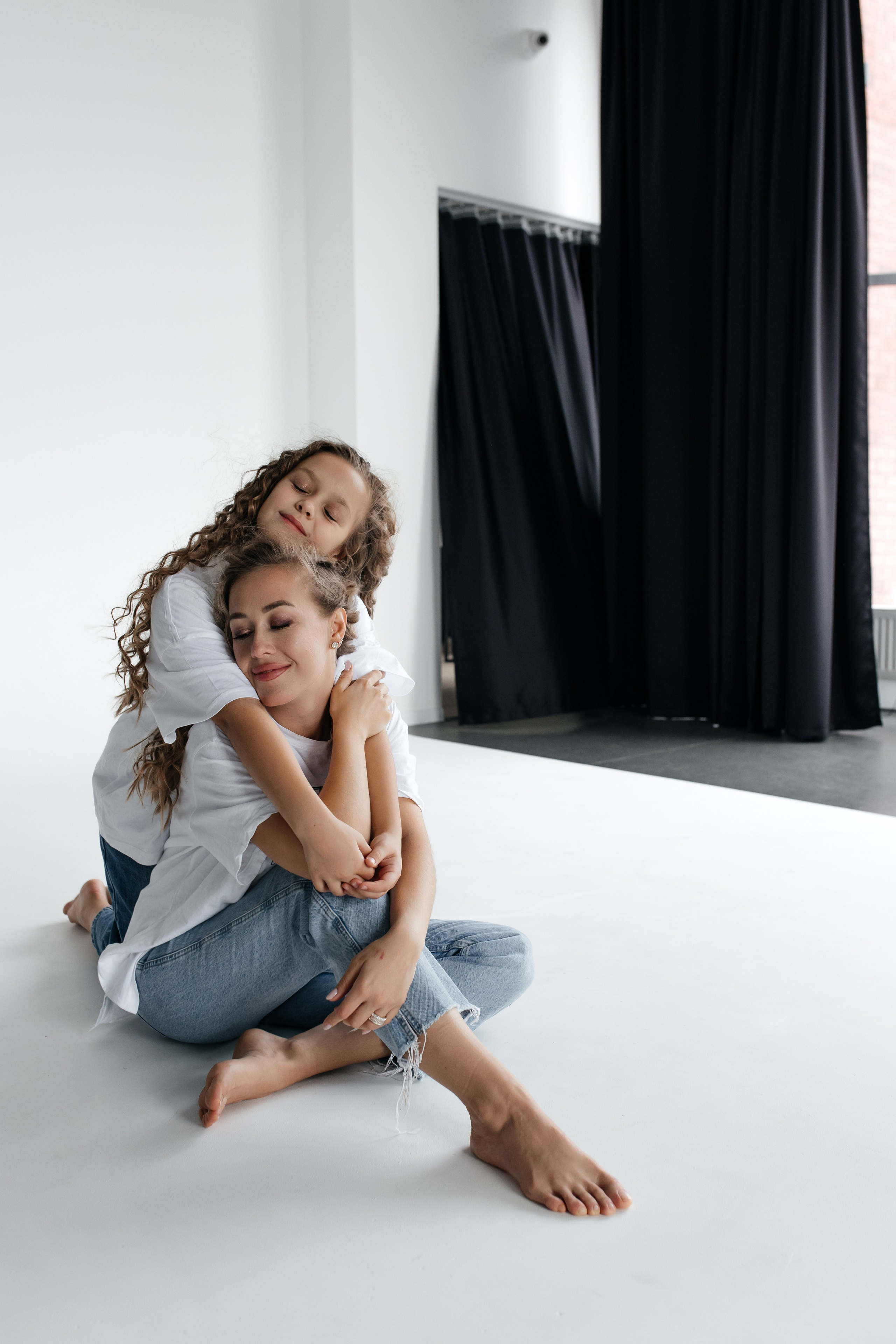 Mother & daughter. ФОТОГРАФ