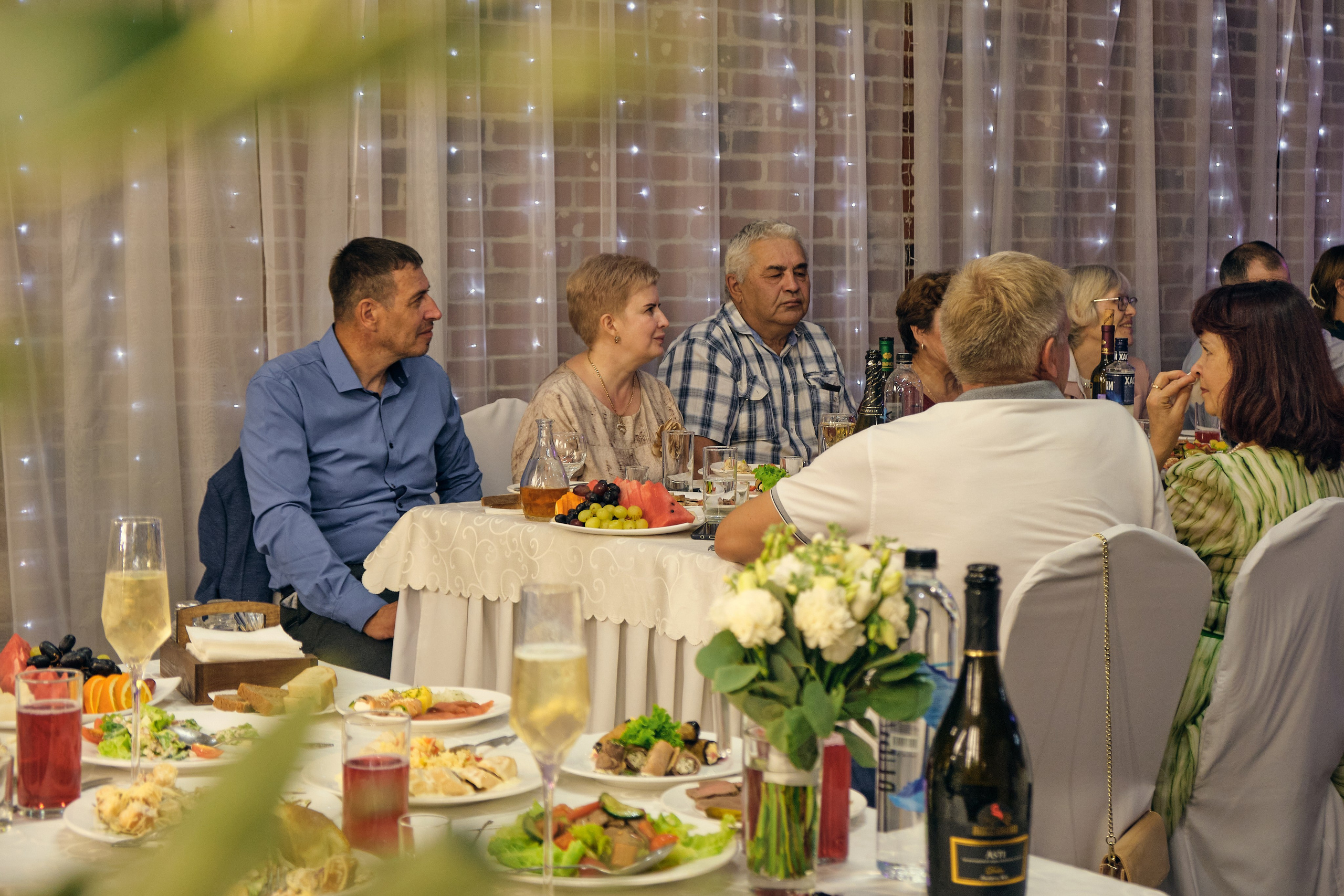 Банкет. Фэшн фотограф Арина Эльюс в Новосибирске