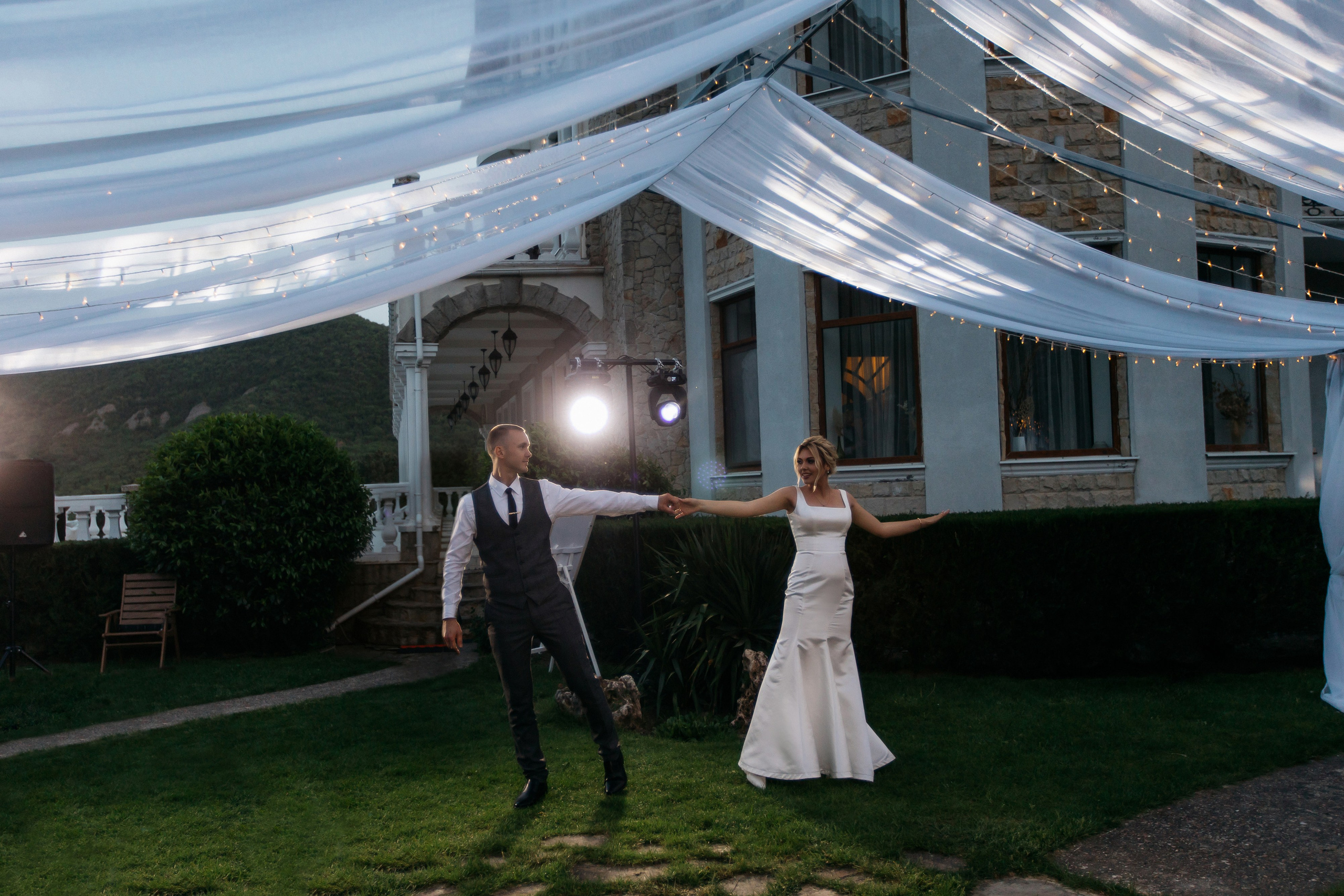 Денис и Алина. Белый замок. Фотограф Анна Лейман. Севастополь