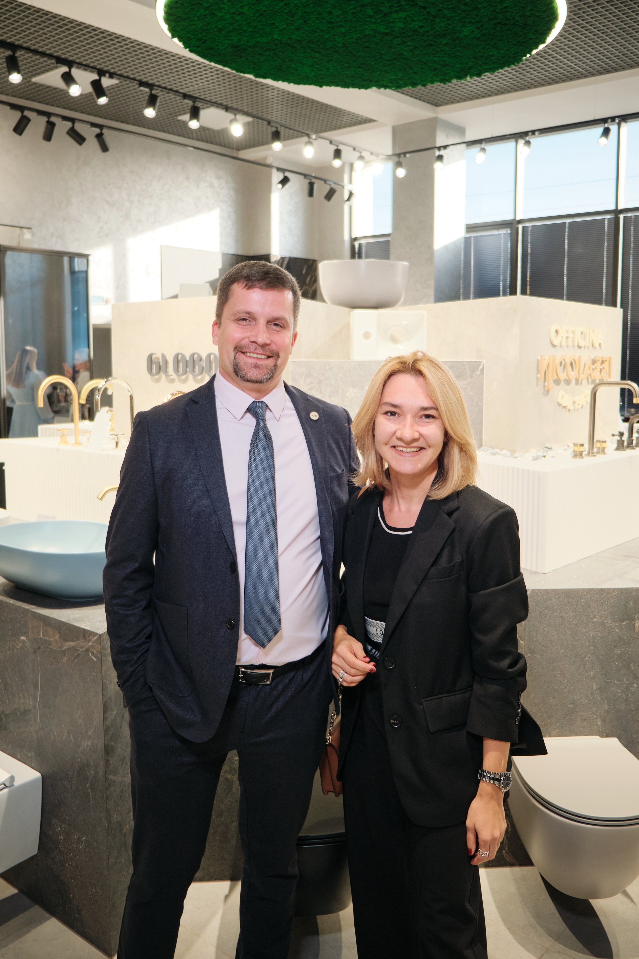 Открытие салона 100 градусов. Антон Ив