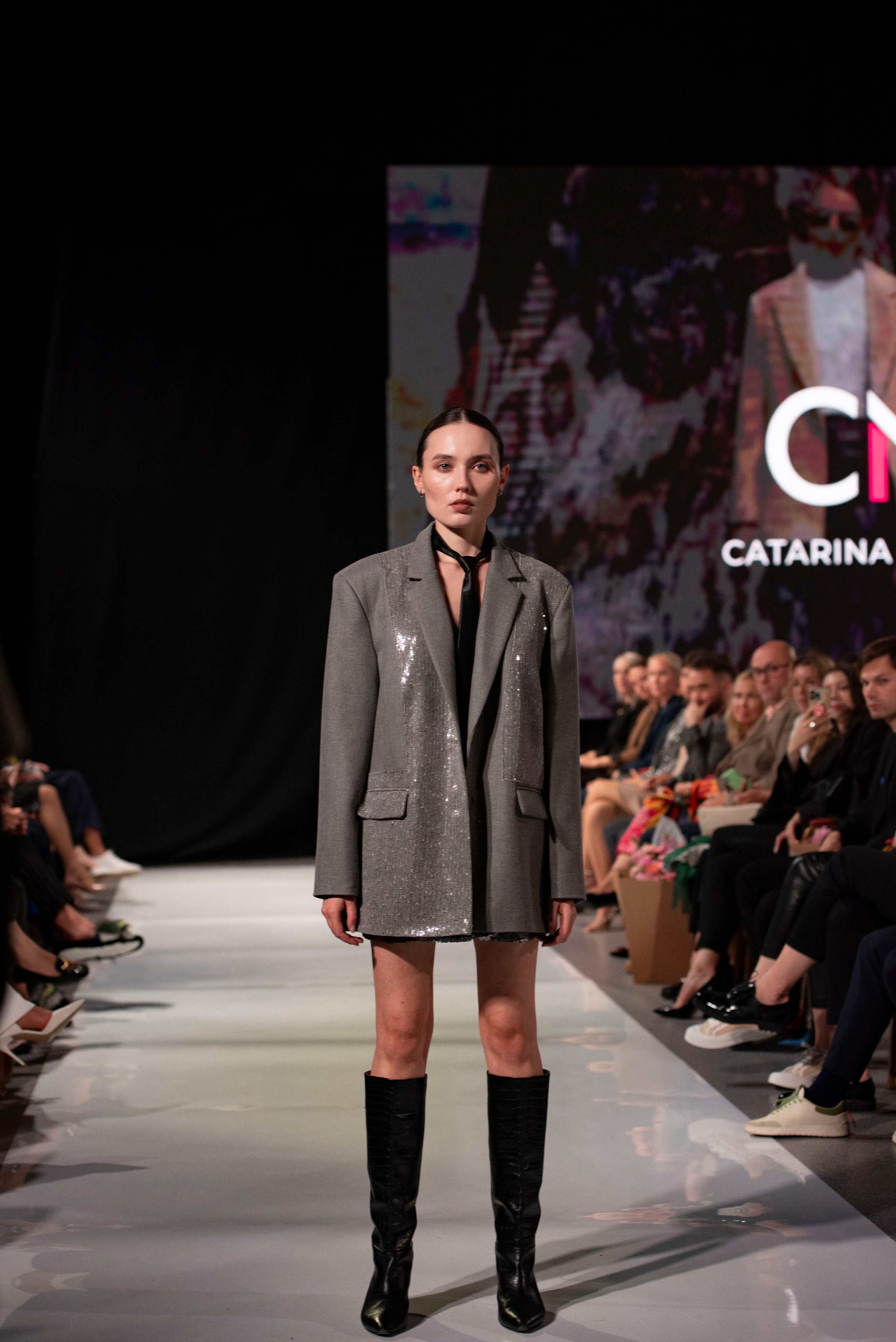 Фотограф на модельный показ. Свадебный, семейный, фэшн фотограф, школьный фотограф в Сочи