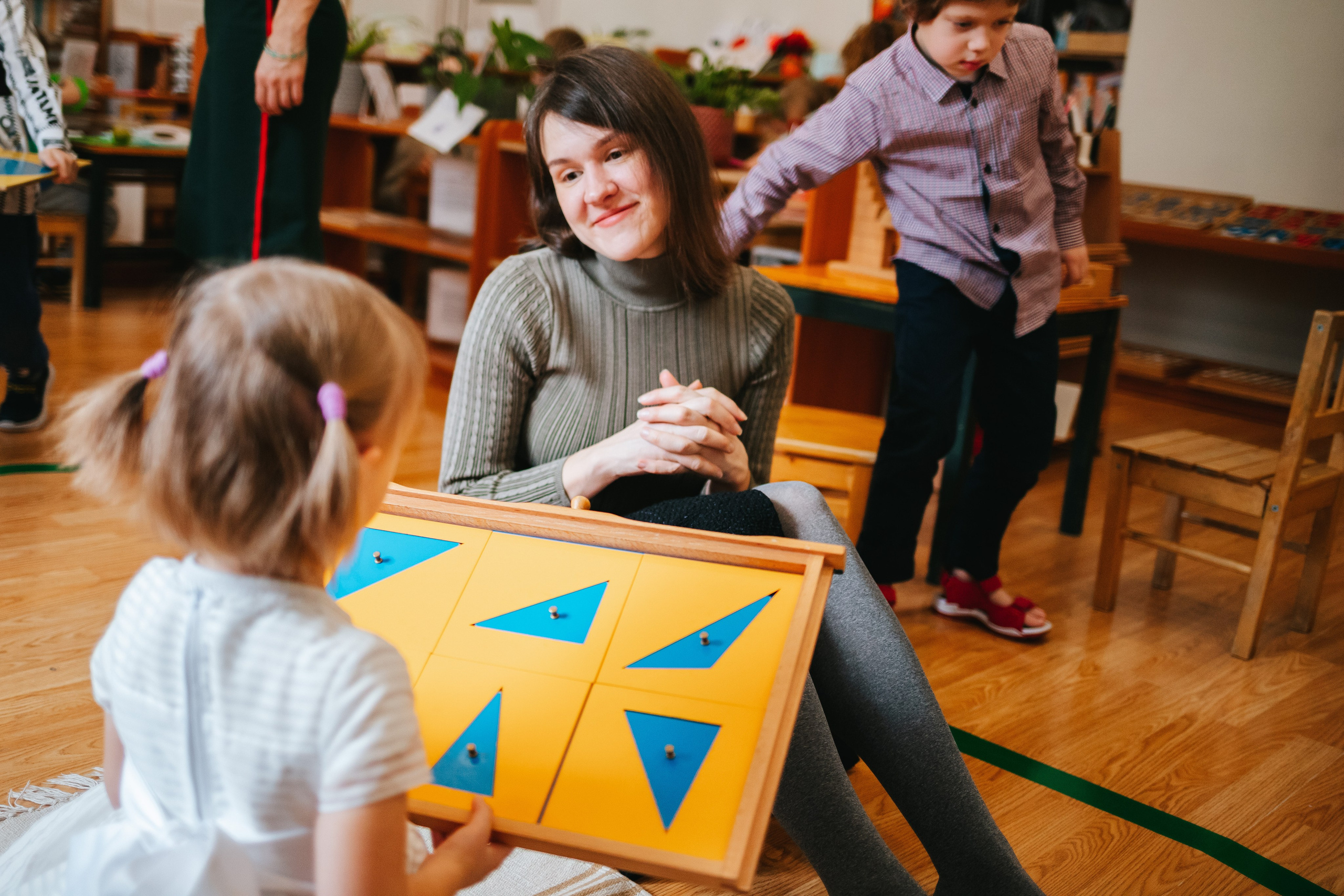 8 марта в Монтессори-саду. Семейный lifestyle фотограф в Санкт-Петербурге Людмила Пахомова