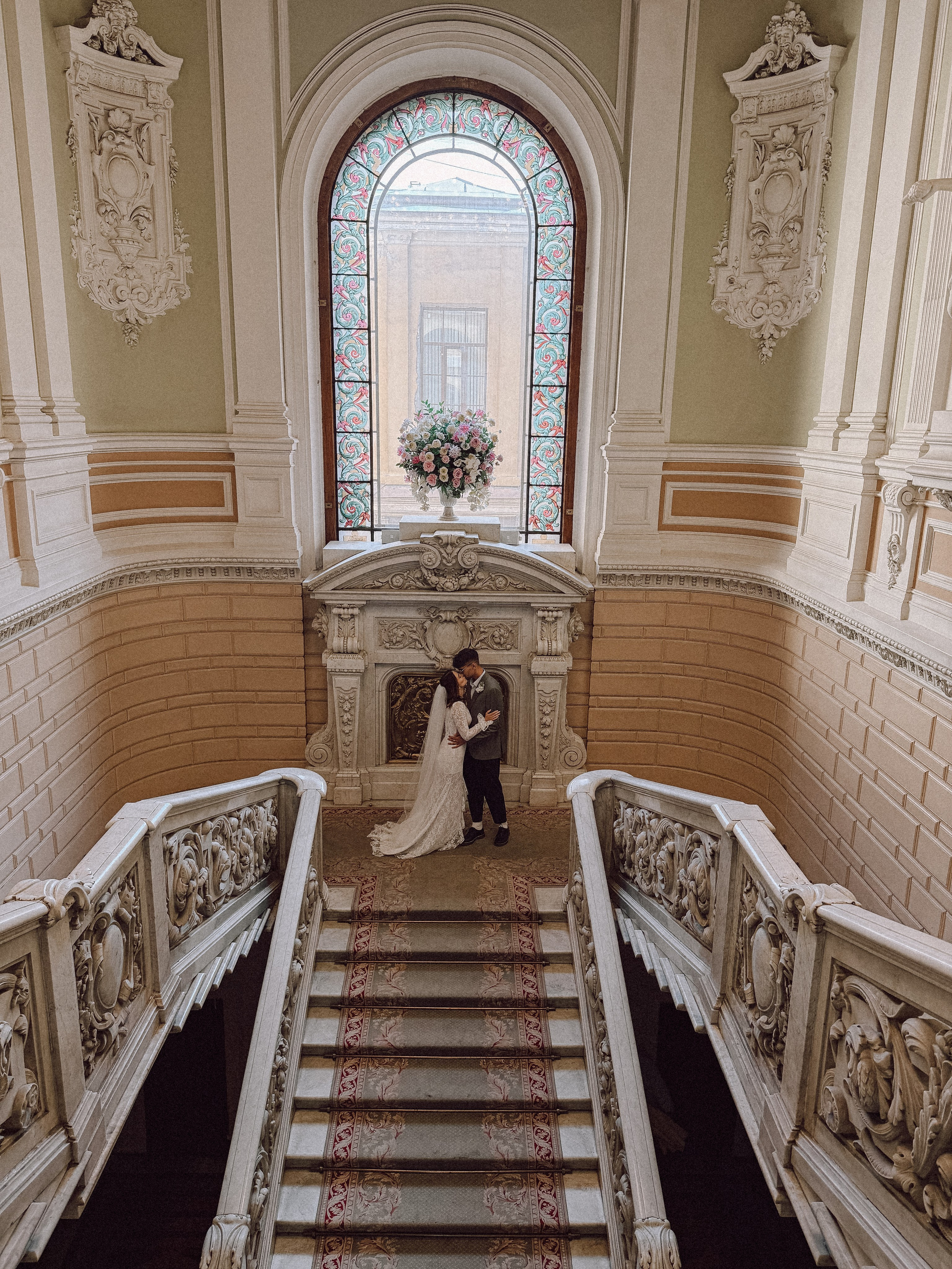 ФОТО НА ТЕЛЕФОН ВО ВРЕМЯ БРАКОСОЧЕТАНИЯ В ПЕРВОМ ДВОРЦЕ И ПРОГУЛКИ. Профессиональный фотограф, Санкт-Петербург — Виктория Богомолова