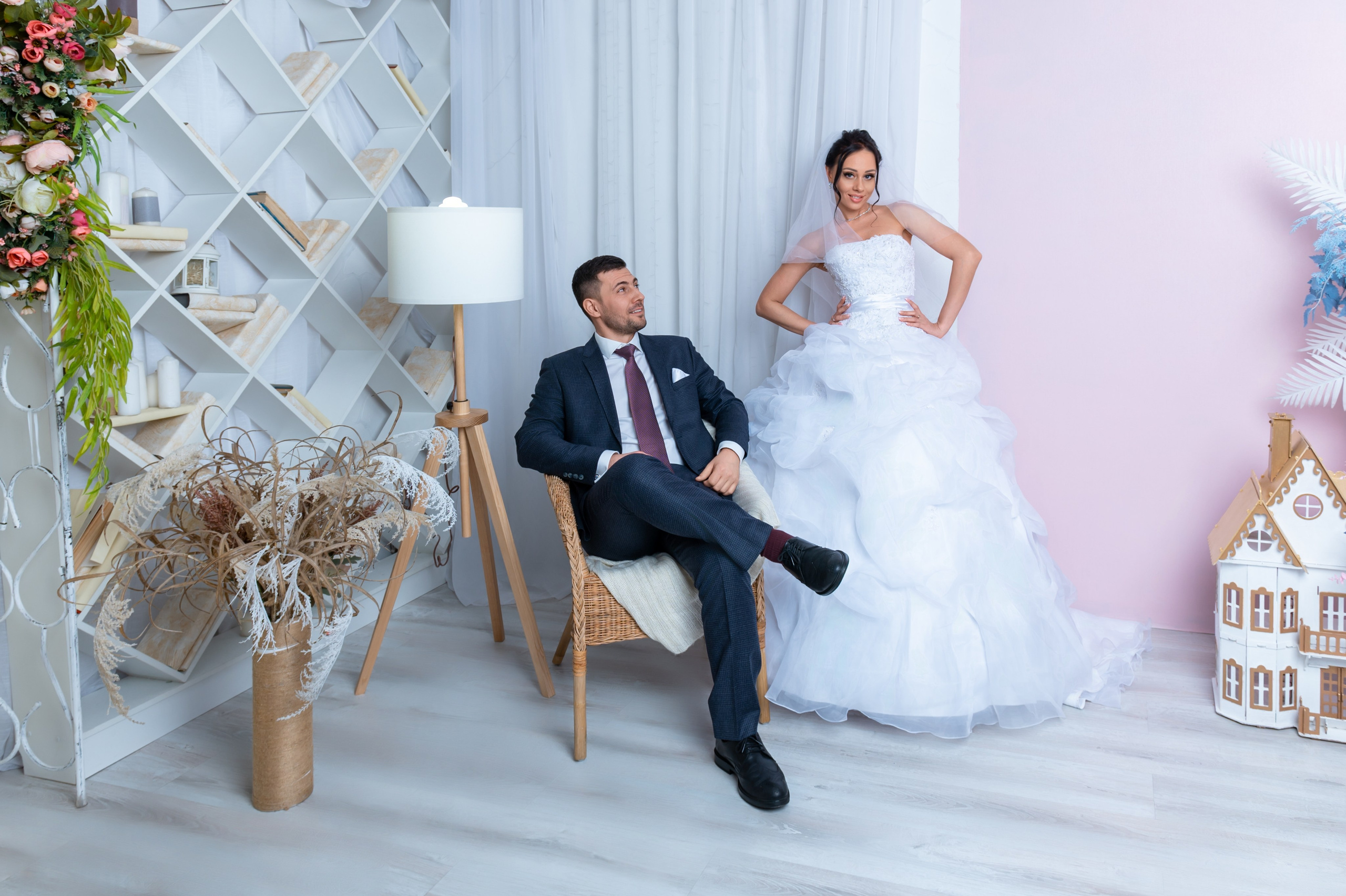 Свадебная фотосессия в студии, фотограф Павел Коротков, забронировать дату съёмки вашей свадьбы можно на этой странице сайта