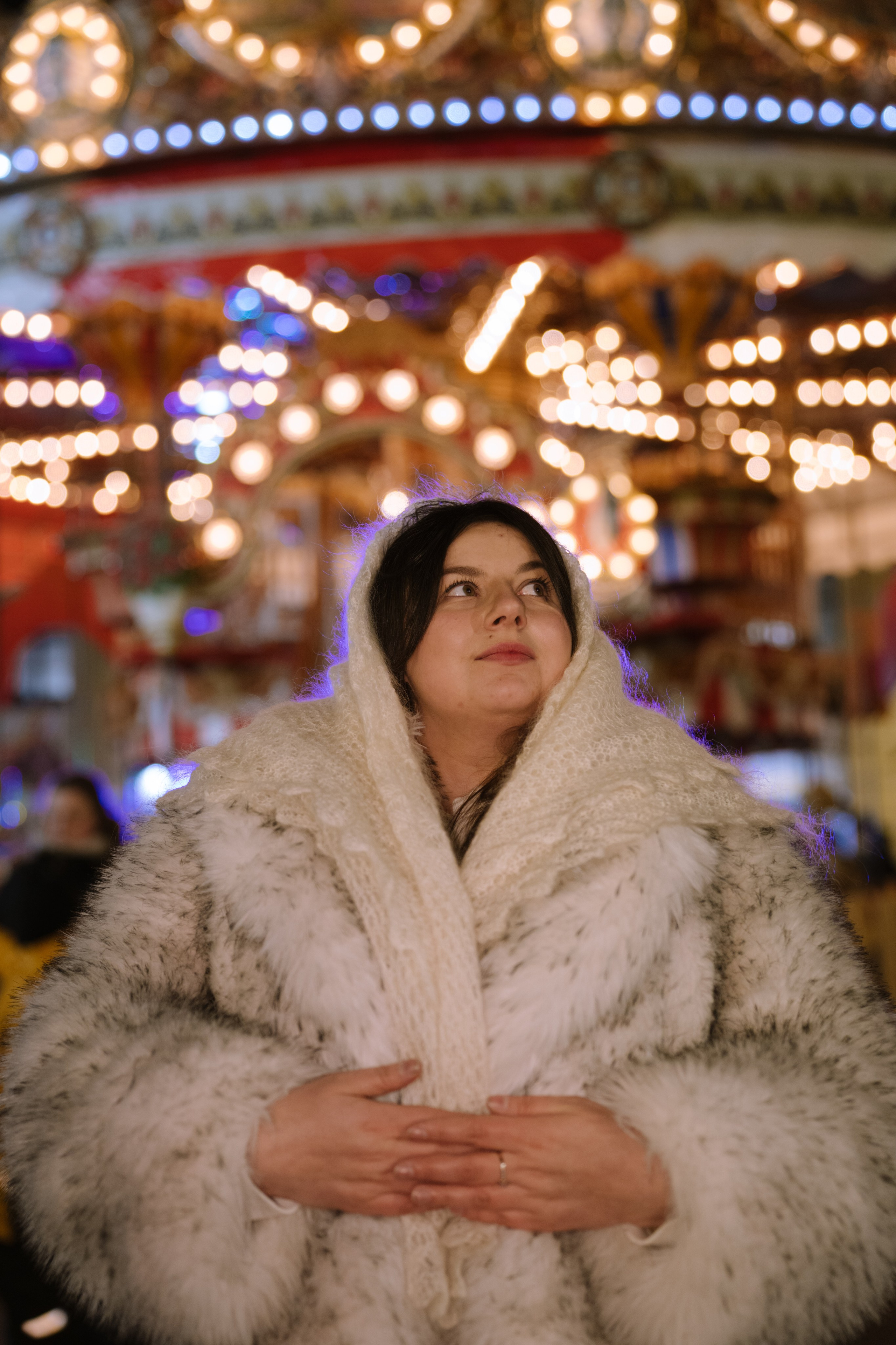 ПРОГУЛКА НА МАНЕЖНОЙ ПЛОЩАДИ ДЛЯ ДЕВУШКИ ПЕРЕД НОВЫМ ГОДОМ (НОВОГОДНЯЯ ФОТОСЕССИИЯ НА МАНЕЖНОЙ ПЛОЩАДИ). Профессиональный фотограф, Санкт-Петербург — Виктория Богомолова