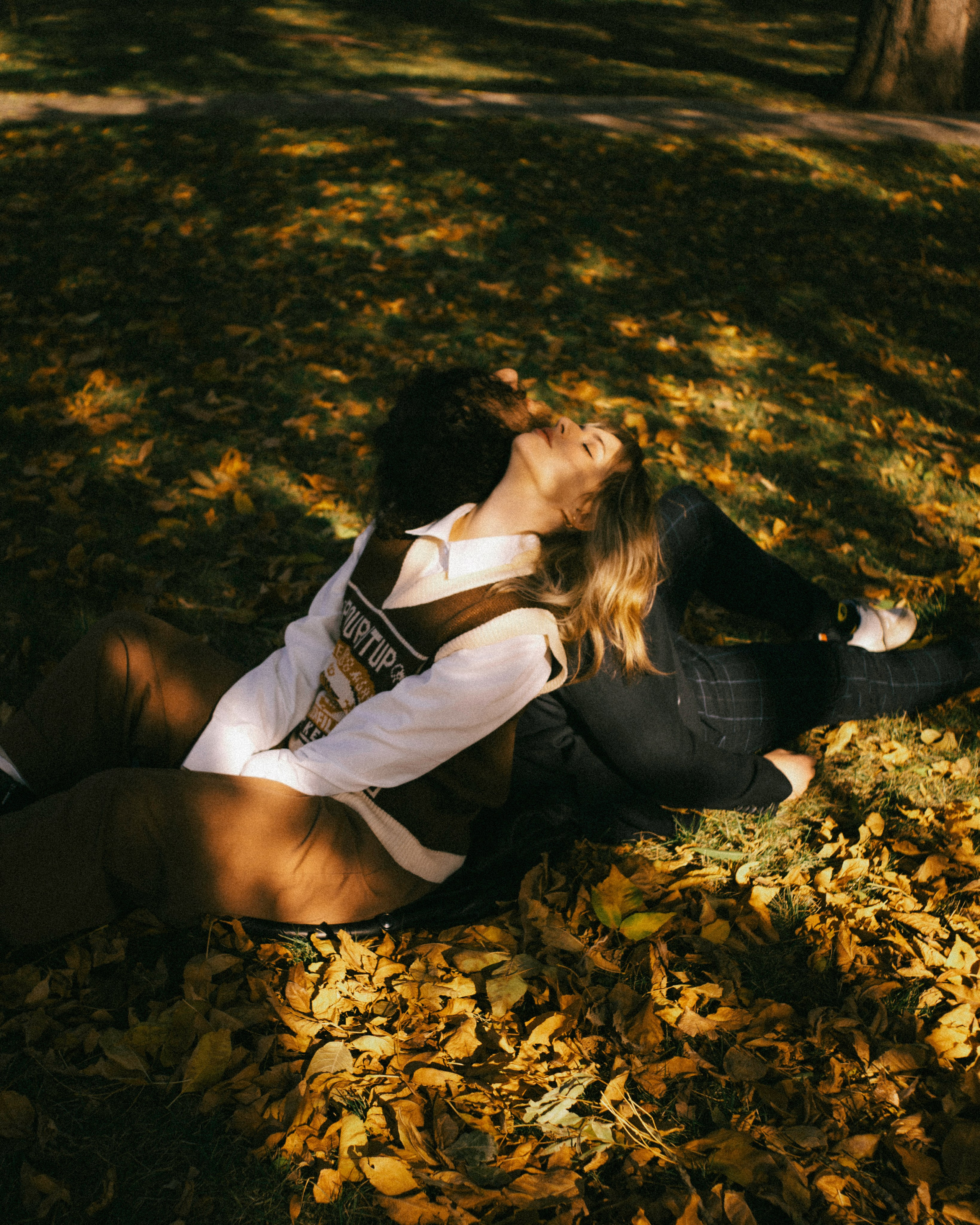 Фотосъёмка влюбленных в осеннем городе