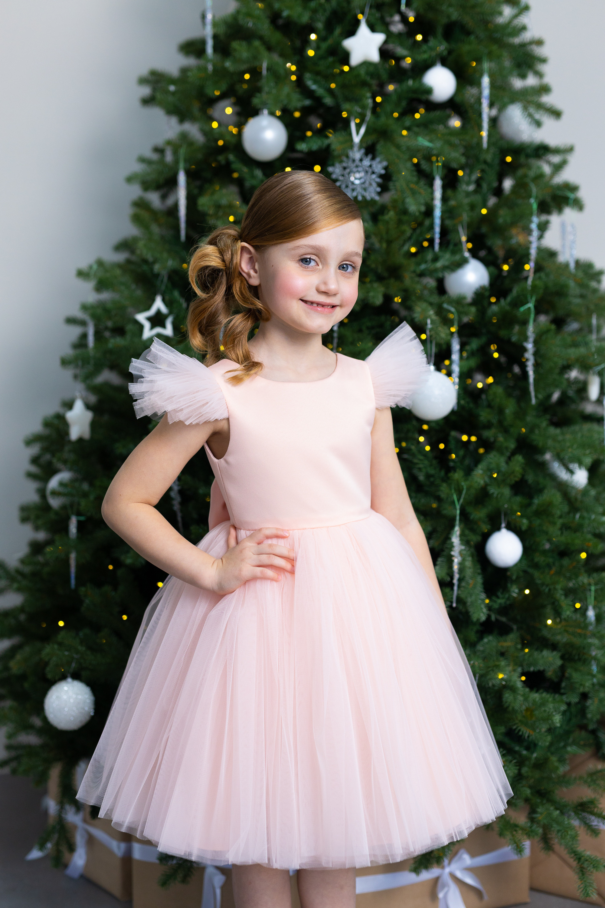 Рекламная съемка дизайнерский платьев. Модельная студия MIA Models