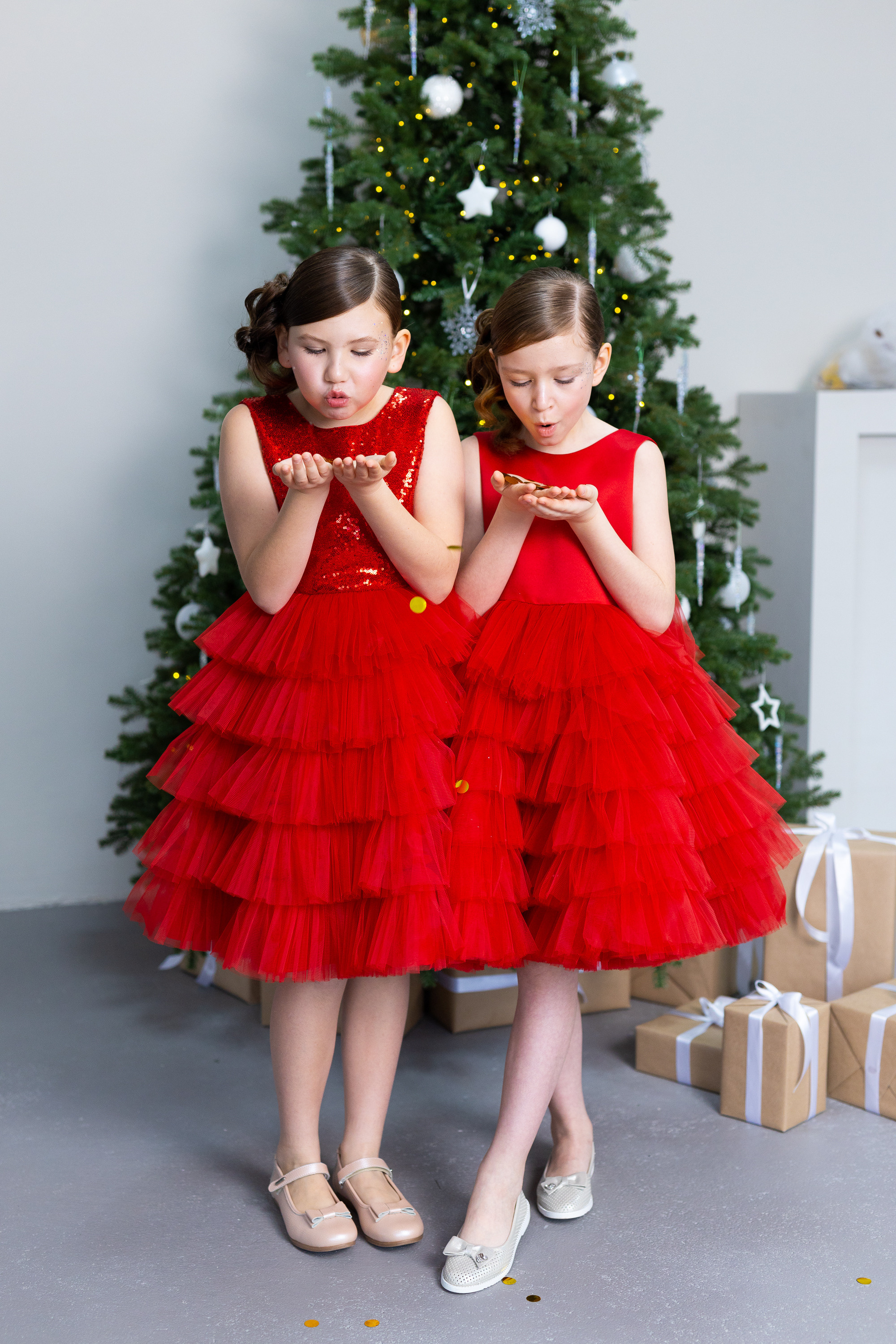 Рекламная съемка дизайнерский платьев. Модельная студия MIA Models