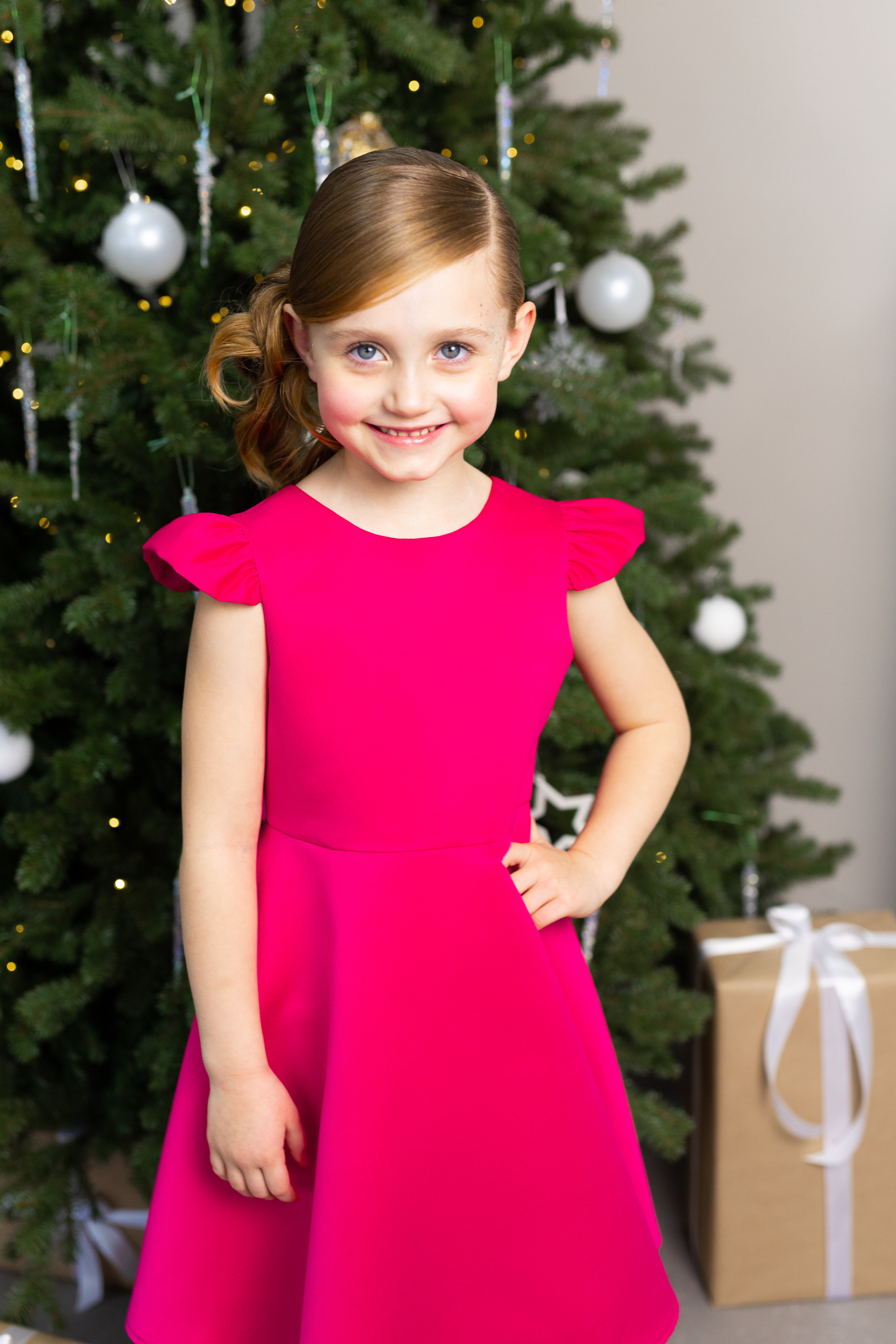 Рекламная съемка дизайнерский платьев. Модельная студия MIA Models