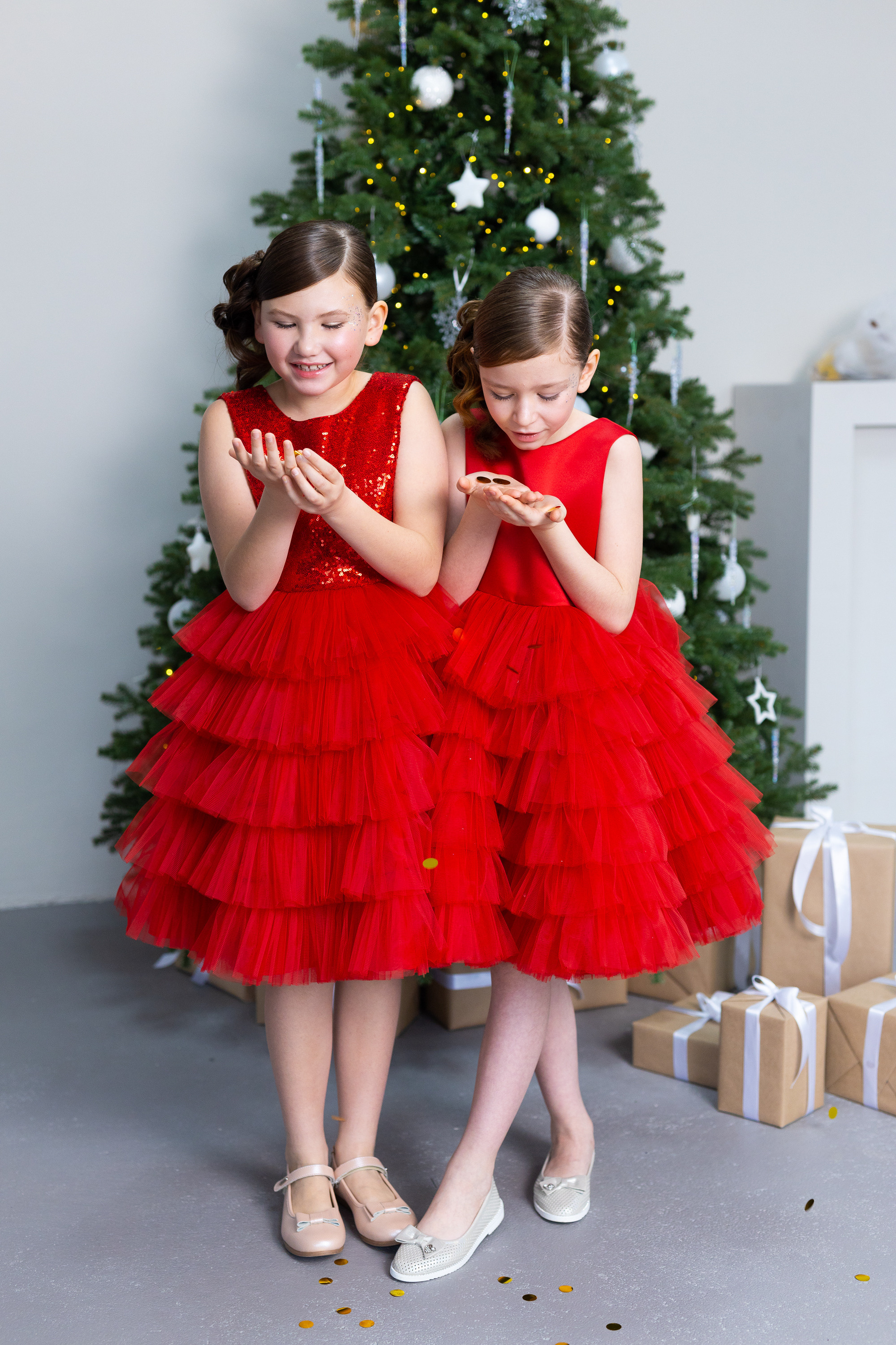 Рекламная съемка дизайнерский платьев. Модельная студия MIA Models