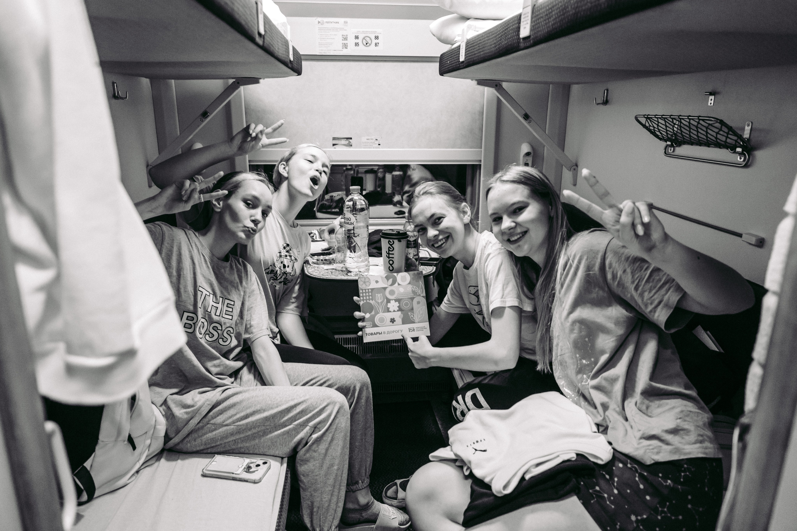 Экскурсия по Санкт-Петербургу с детским театром на льду «АЛЕКО » 11.05.2024. Репортажный фотограф в Москве