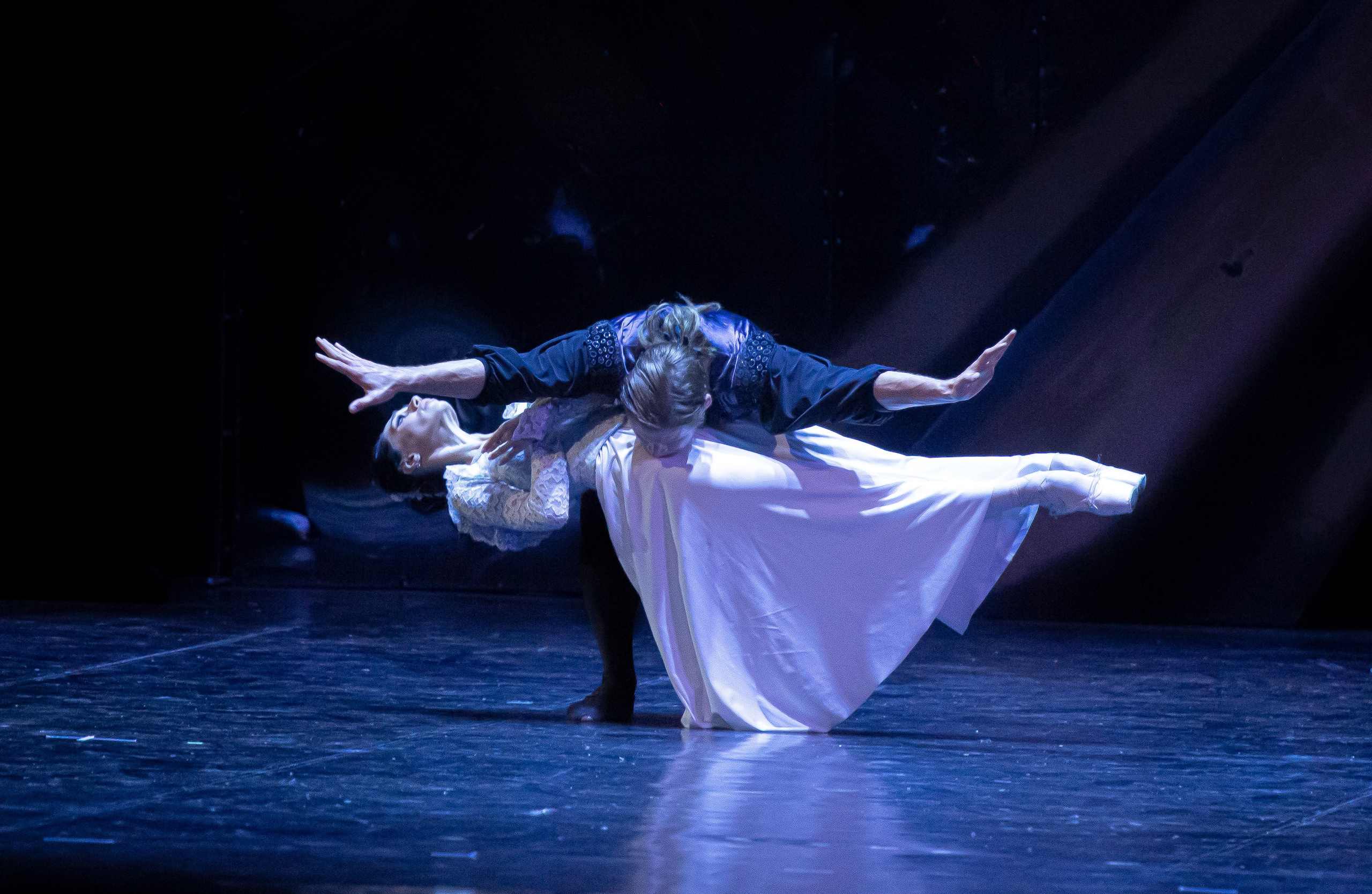 Русский Гамлет спектакль премьера Марийского театра оперы и балета в Зимнем театре г. Сочи. Фотограф в Сочи Юрий Шептаев