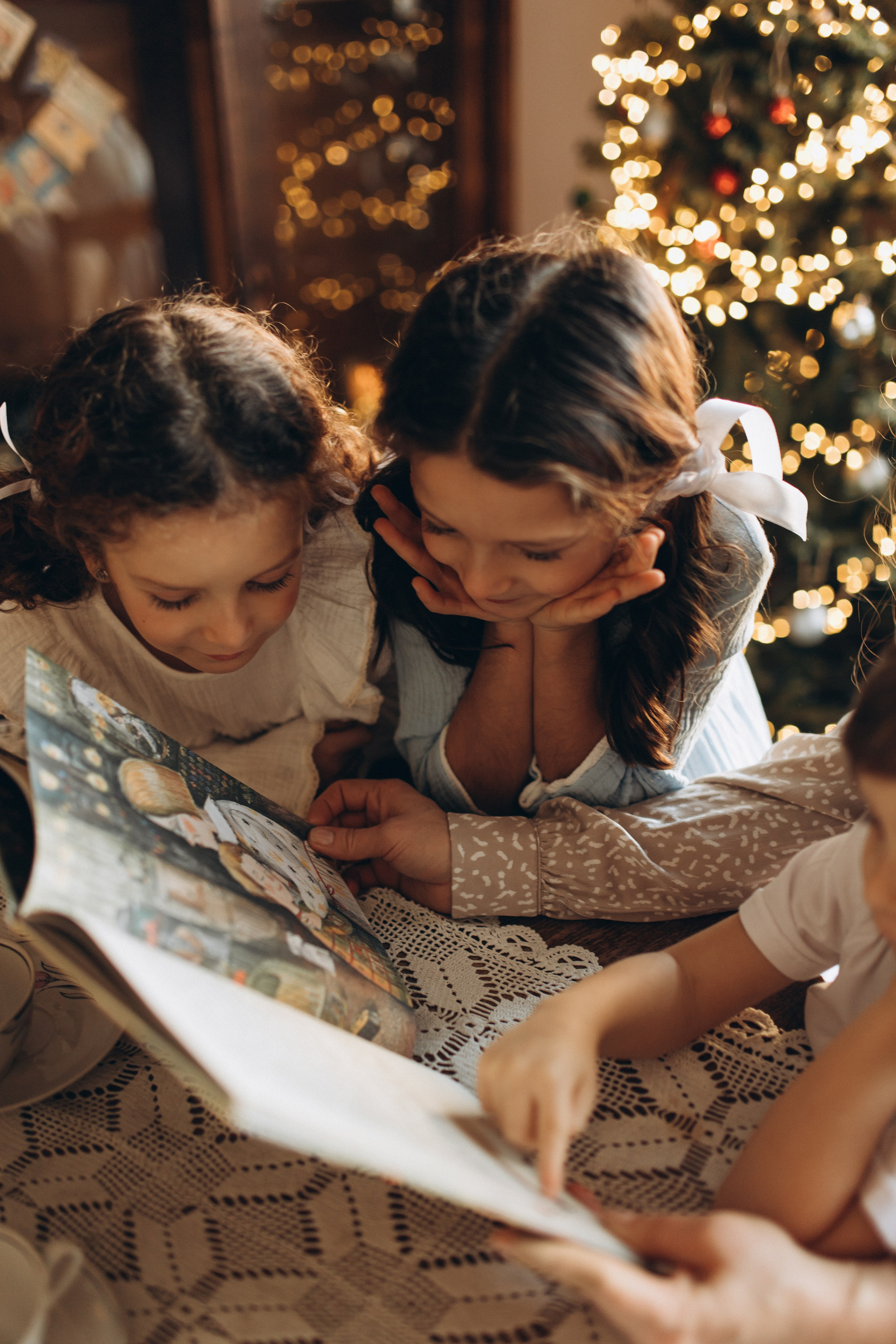 Новогодняя история в  Санкт-Петербурге. Алла, Эмилия, Дея и Давид. Услуги