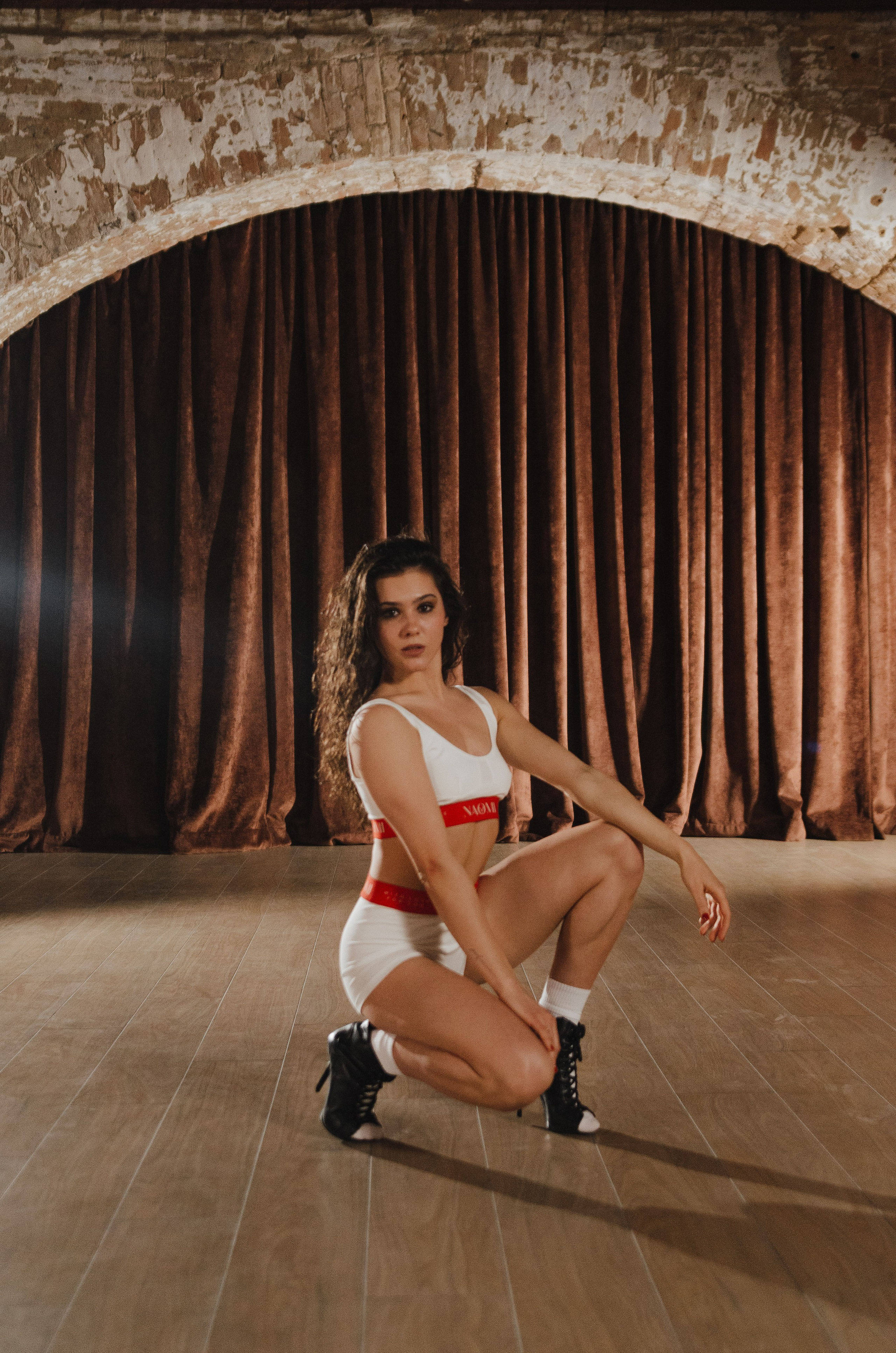 Фото-подглядки с видеосъемки танцевальной команды «Secret». Денисова Аля — фотограф для парных съемок и индивидуальных историй в Барнауле