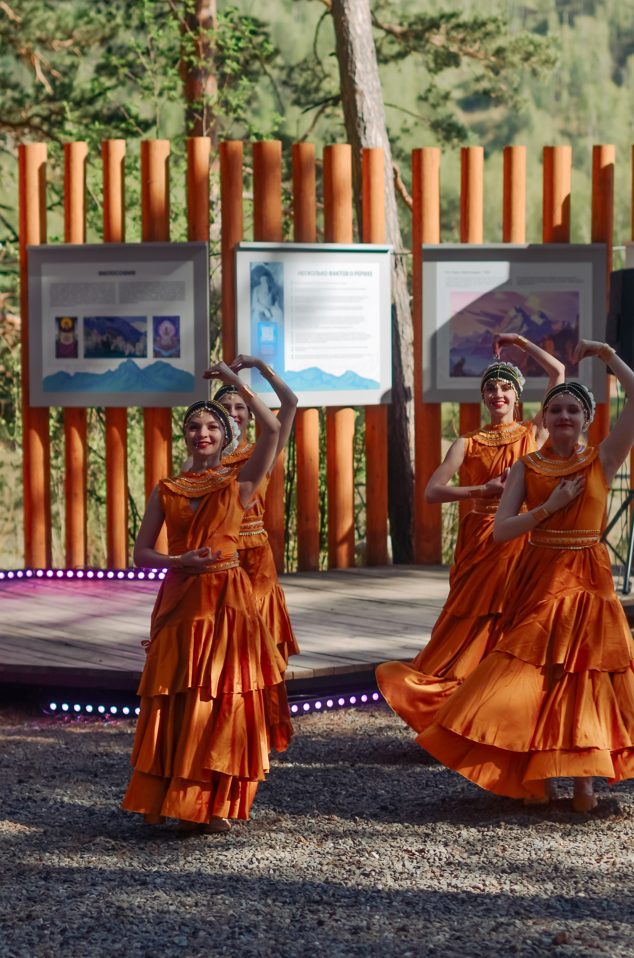 Фестиваль «Цветение Маральника на Алтае 2025». Фоторепортаж. Денисова Аля — фотограф для парных съемок и индивидуальных историй в Барнауле