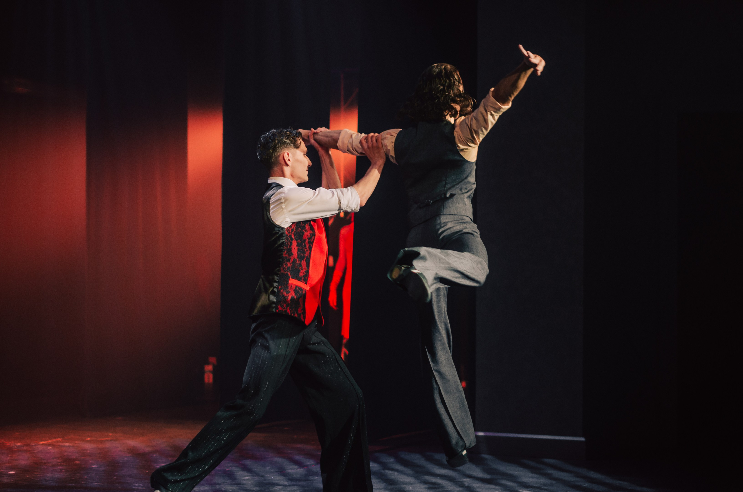 Фоторепортаж танцевального мероприятия. Денисова Аля — фотограф для парных съемок и индивидуальных историй в Барнауле