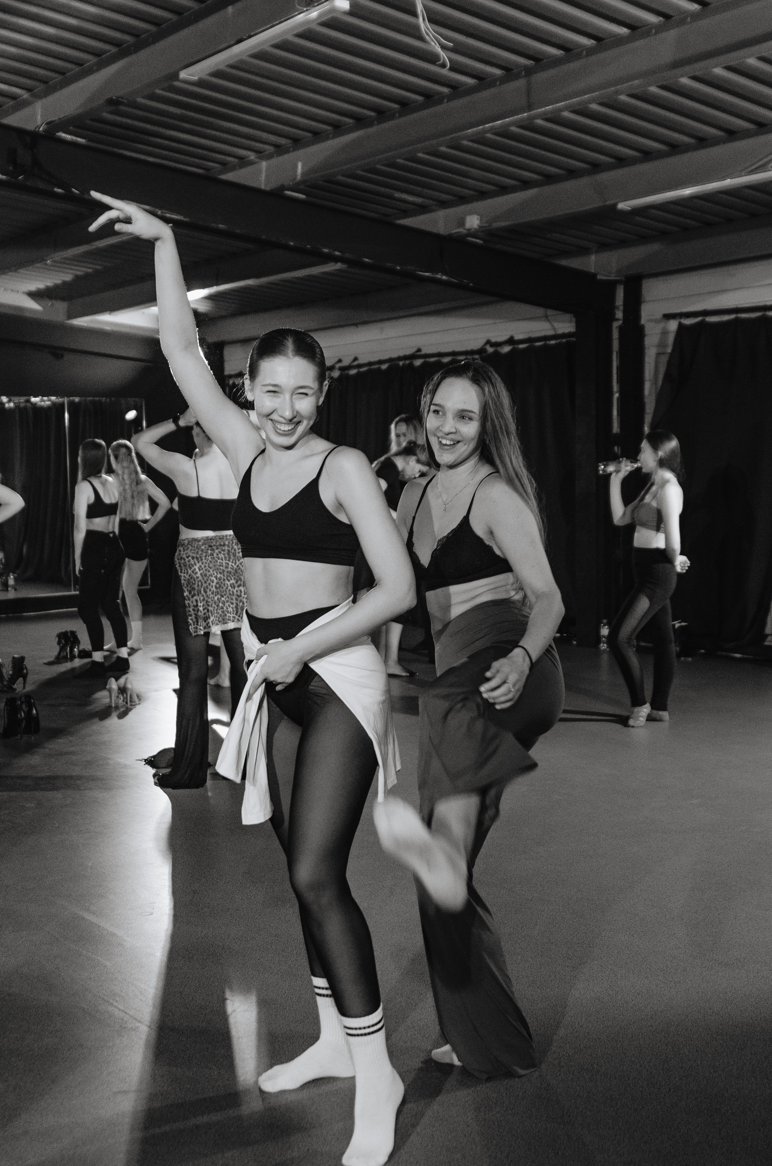 Мастер-классы по High Heels/Girly hip-hop от Оксаны ATTA. Денисова Аля — фотограф для парных съемок и индивидуальных историй в Барнауле