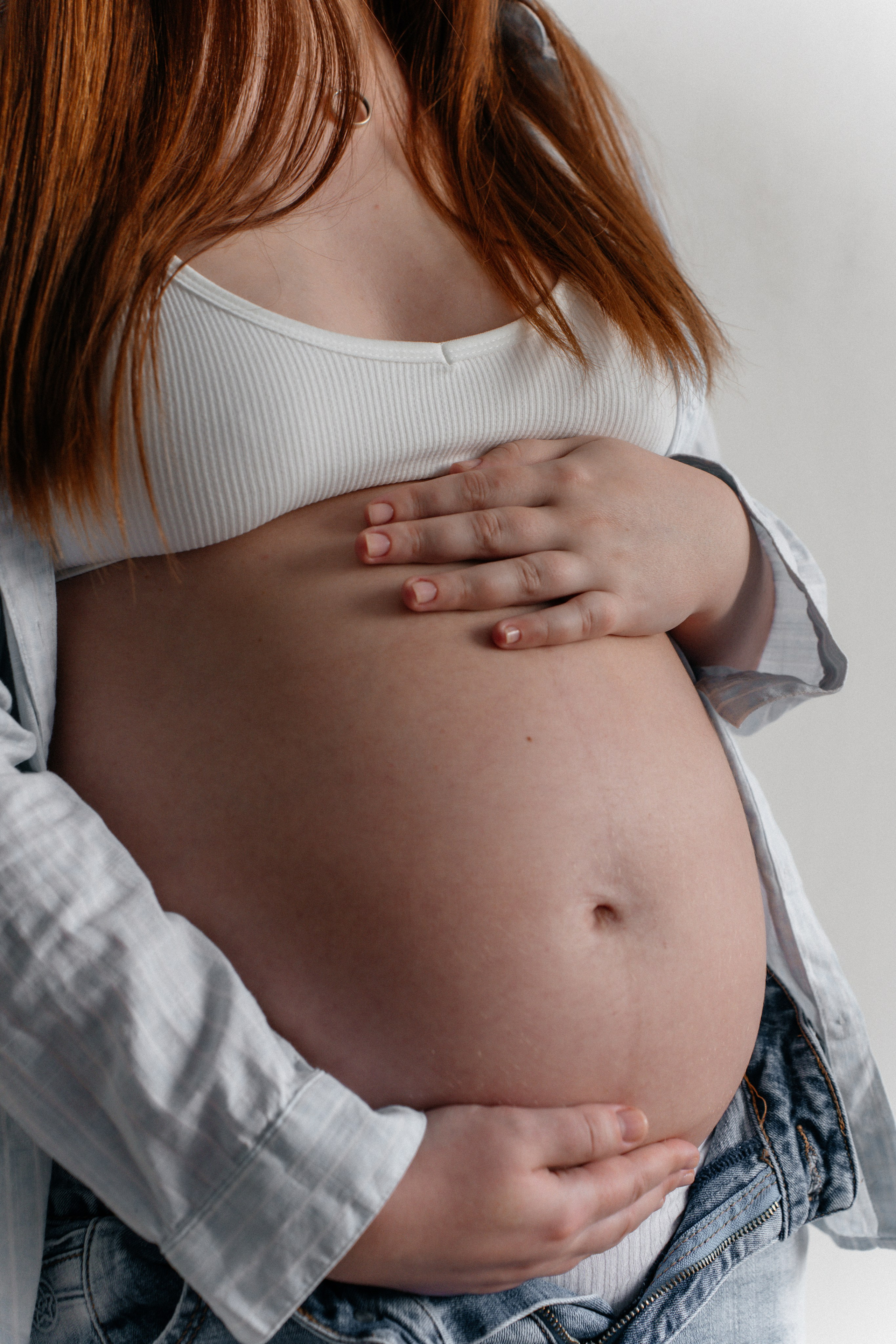 Нежность ожидания: фотосессия беременной девушки. Ваш семейный фотограф в Минске — Вика Трегубова