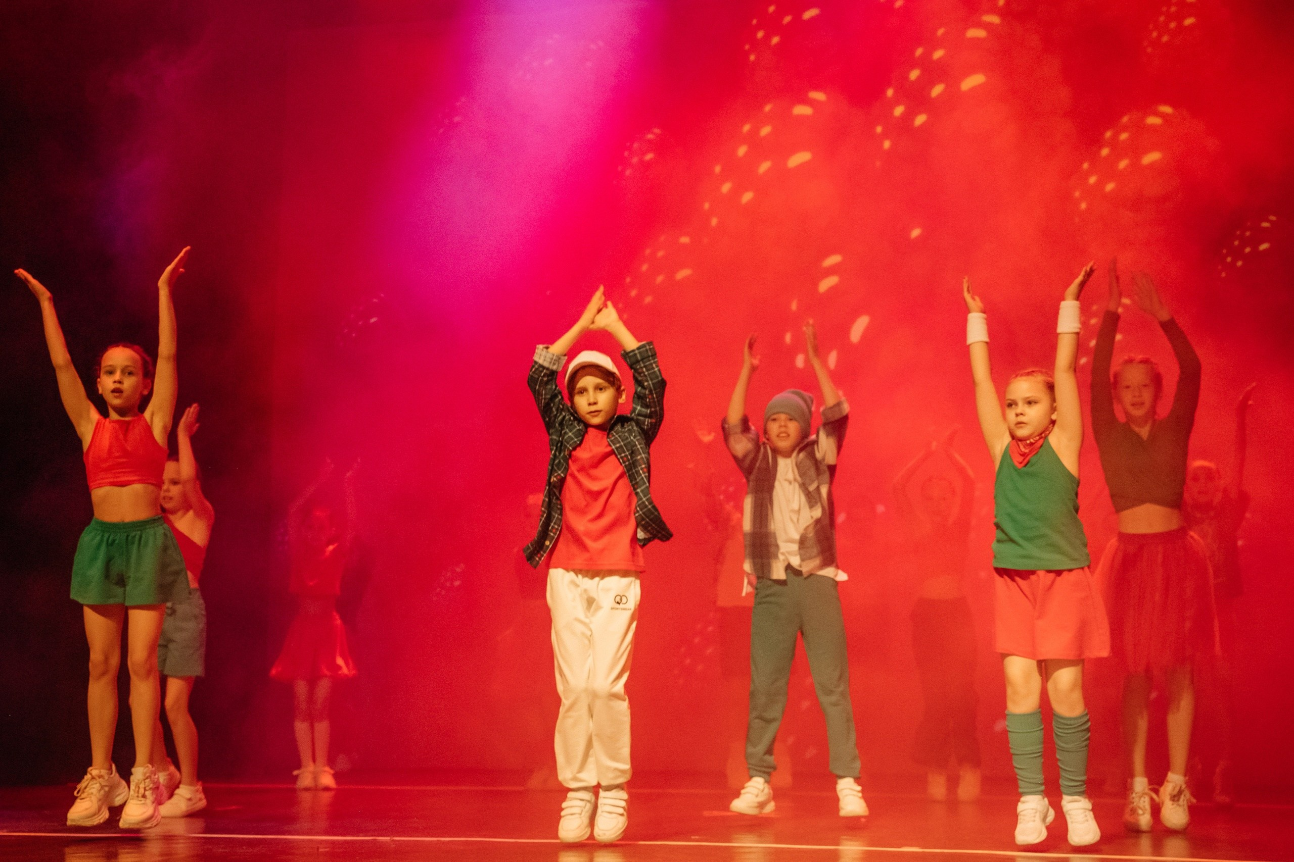 Танцы. Фотограф Елена Рогашкова