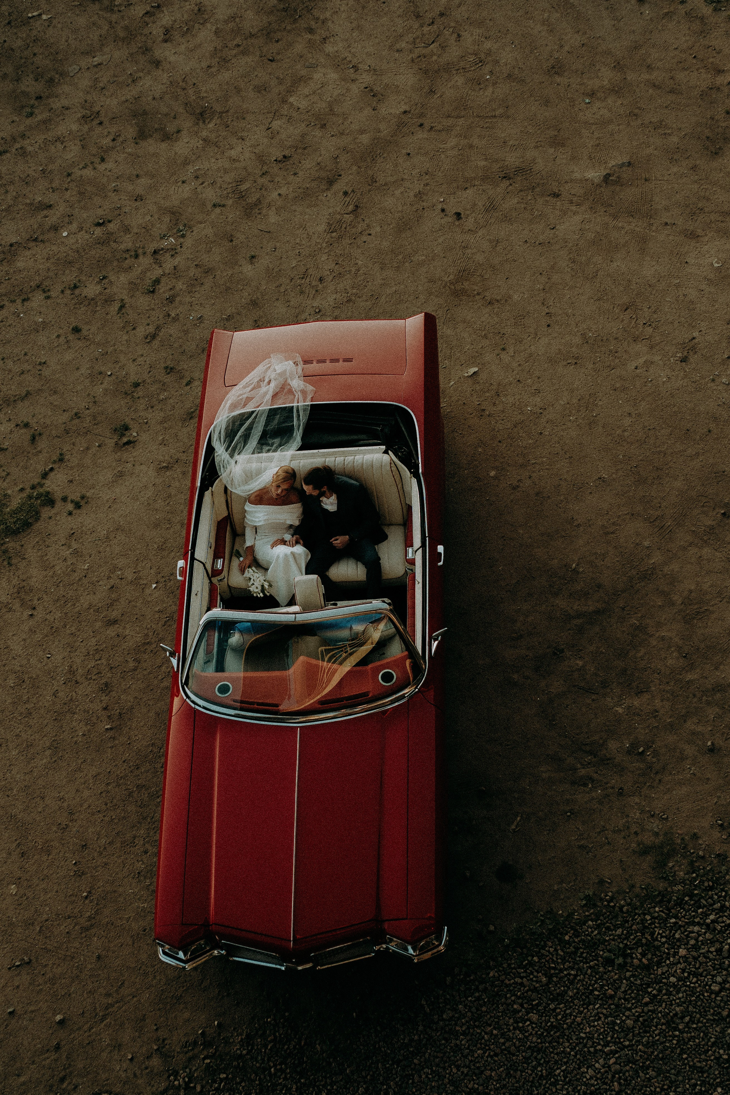 СВАДЕБНАЯ СЬЕМКА ВОЗЛЕ МСОТА БЕТАНКУРА НА КАБРИОЛЕТЕ. Профессиональный фотограф, Санкт-Петербург — Виктория Богомолова