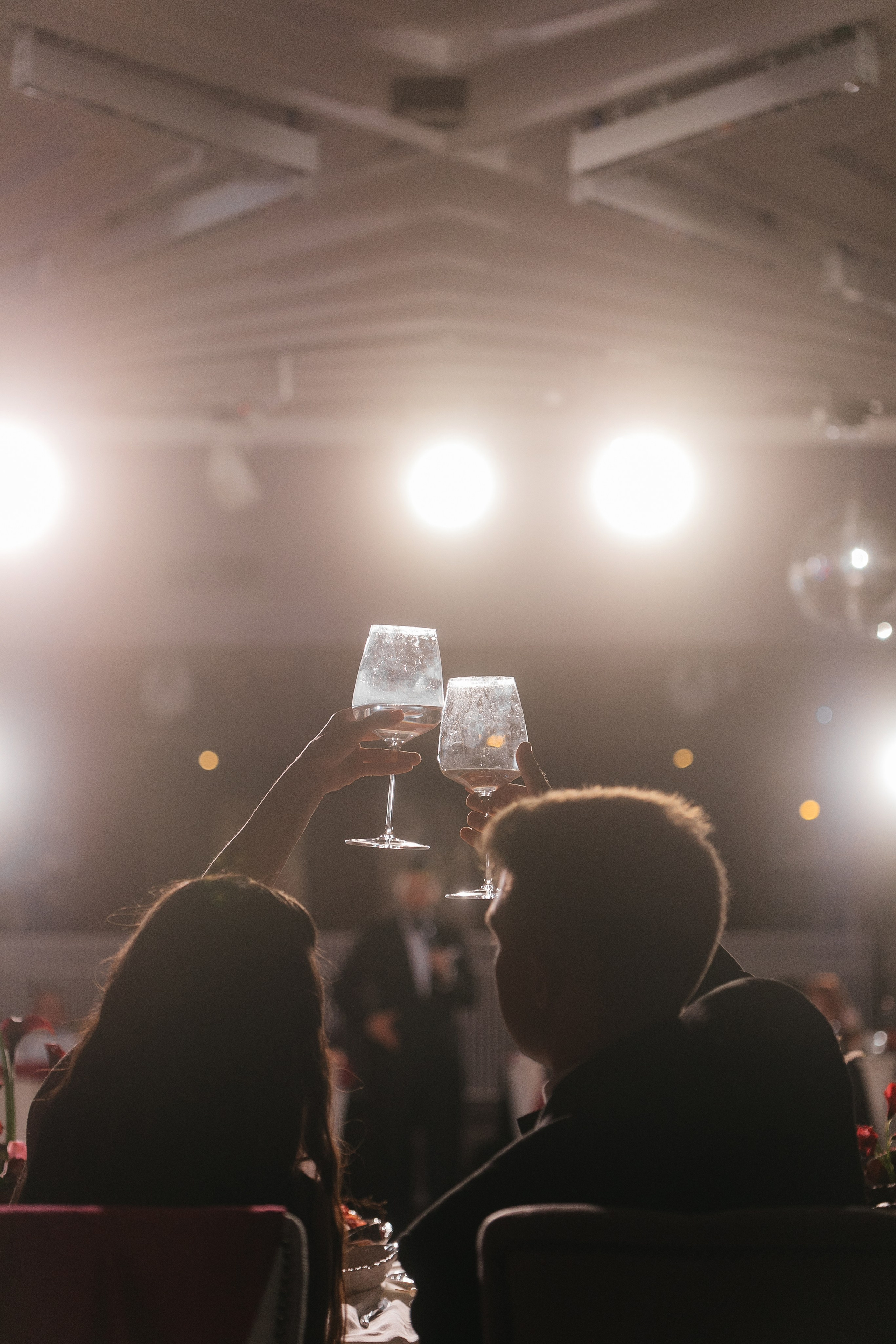 Rain falls down. Главная