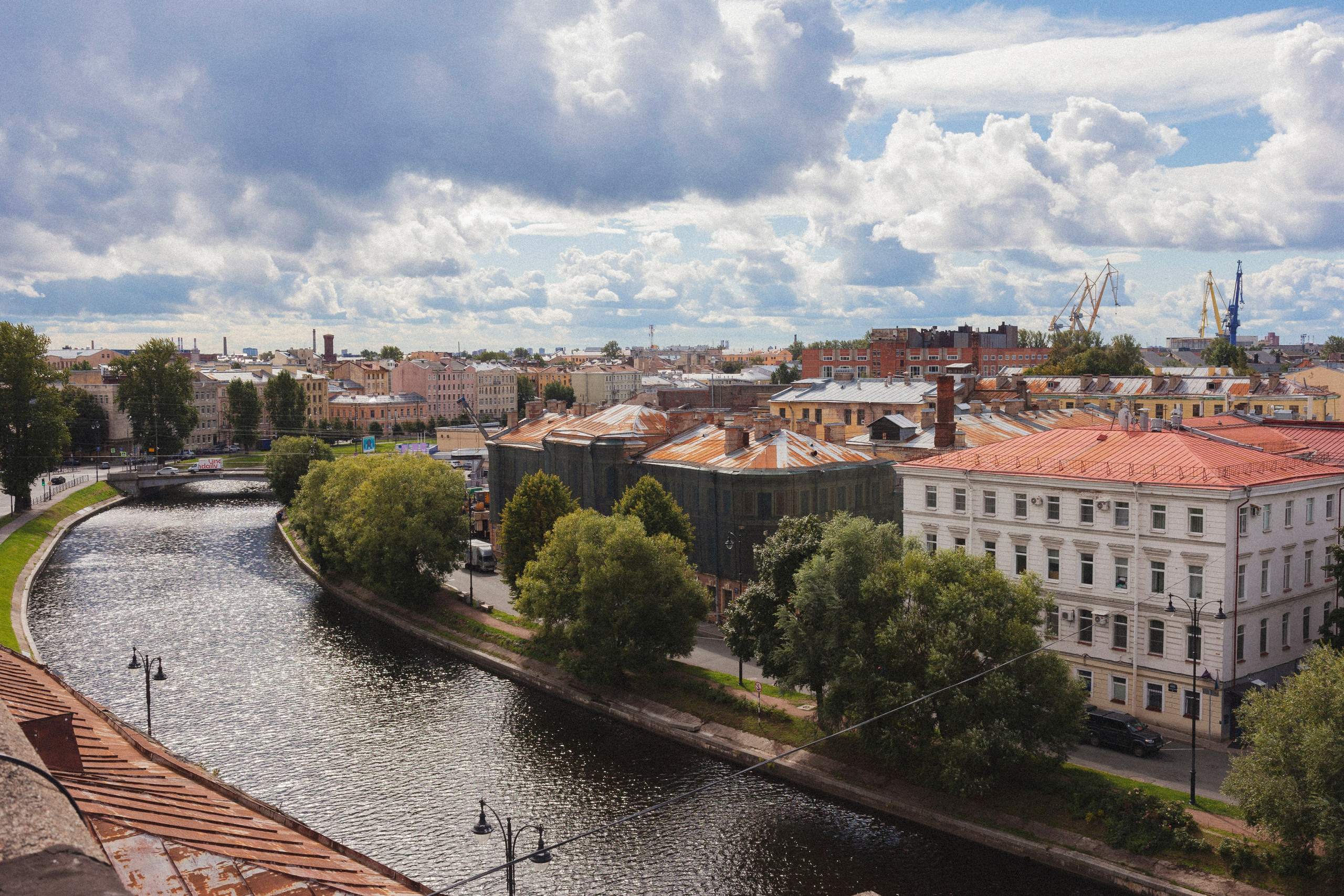 Фотовыставка в Санкт-Петербурге "А где ты гулешь с собачкой, если живешь в центре?"
