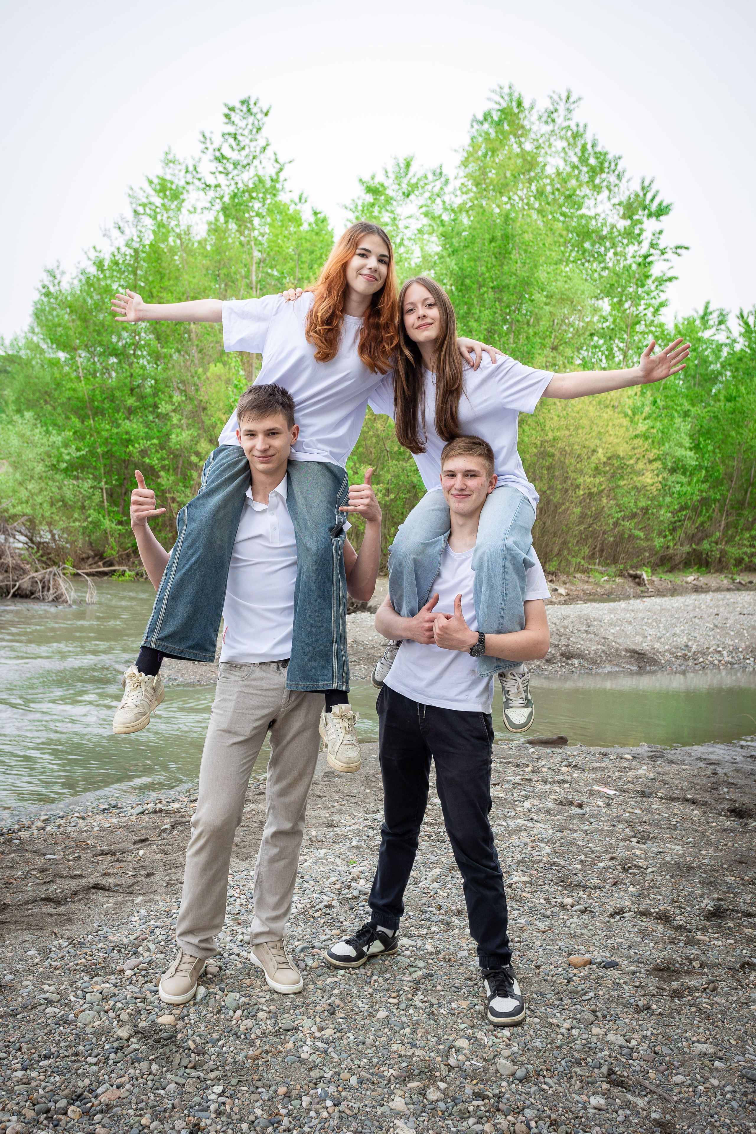 Уличная фотосессия на выпускной альбом. Выпускные альбомы Майкоп, Краснодар Елена Золотарева