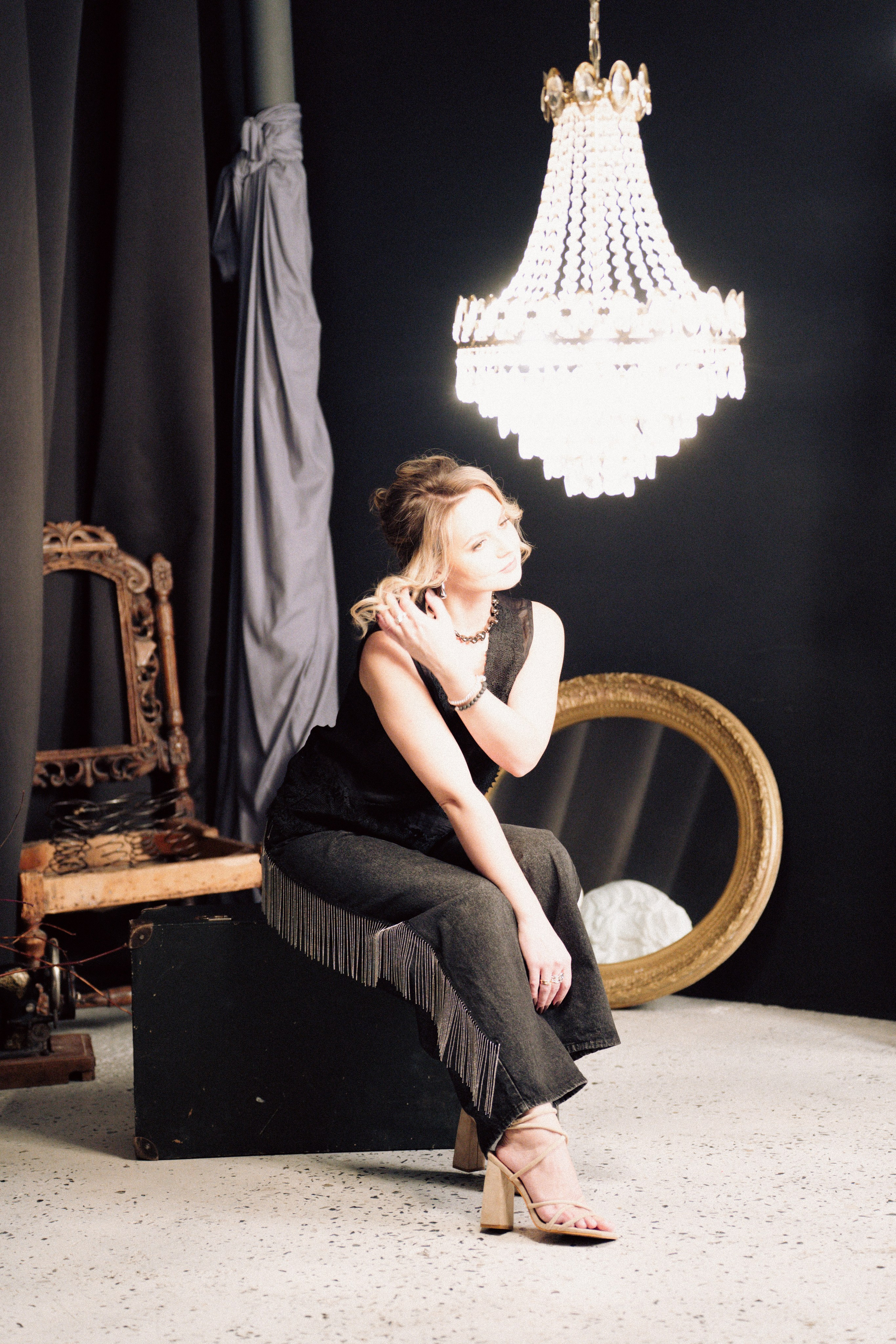 НОВОГОДНЯЯ ФОТОСЕСИИЯ В СТУДИИ ДЛЯ ДЕВУШКИ И ПРОГУЛКА ПО ЧЕРНЫШЕВСКОЙ. Профессиональный фотограф, Санкт-Петербург — Виктория Богомолова