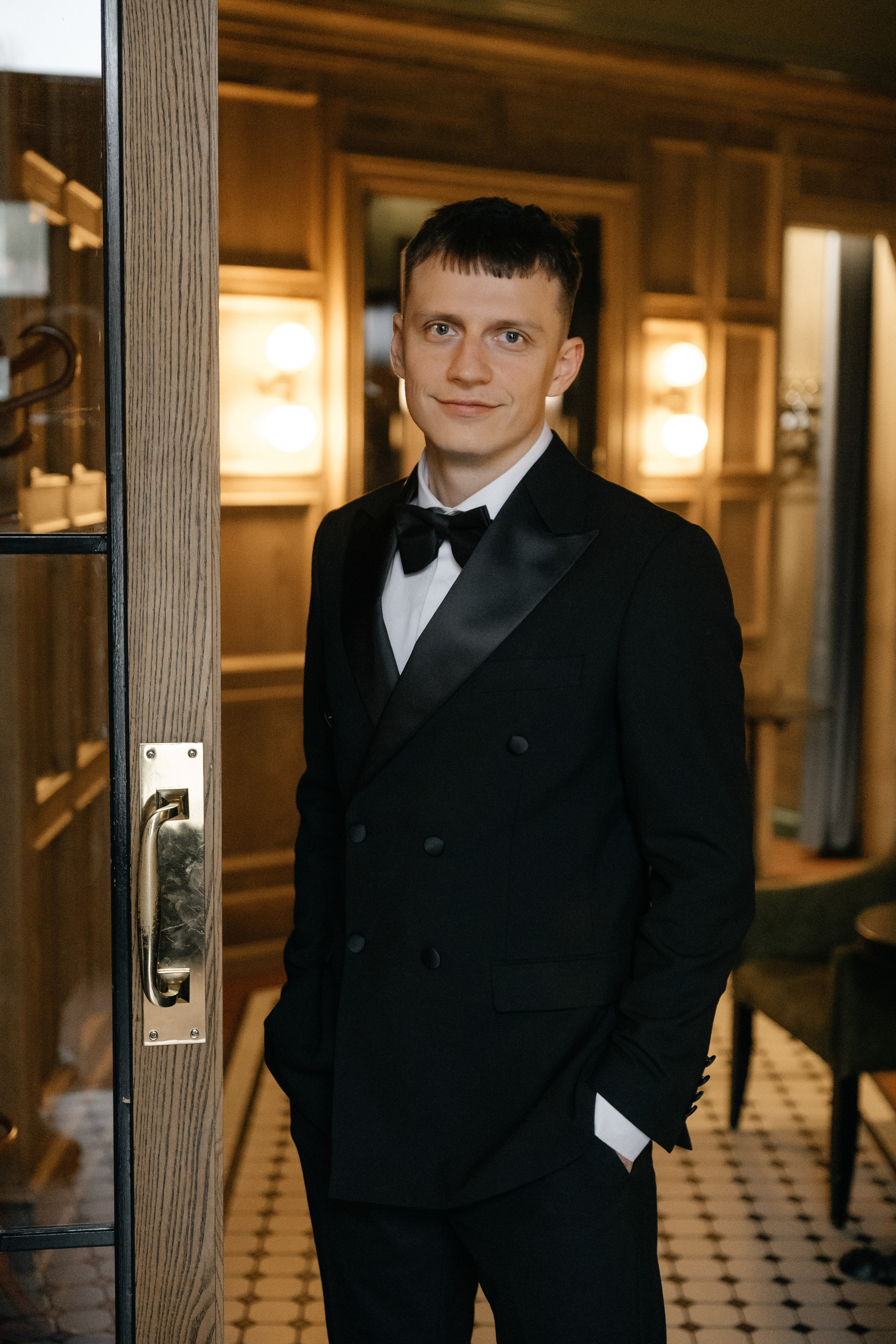 Wedding day in Martinique Bar. Wedding PHOTOGRAPHER Andrew Vnukov