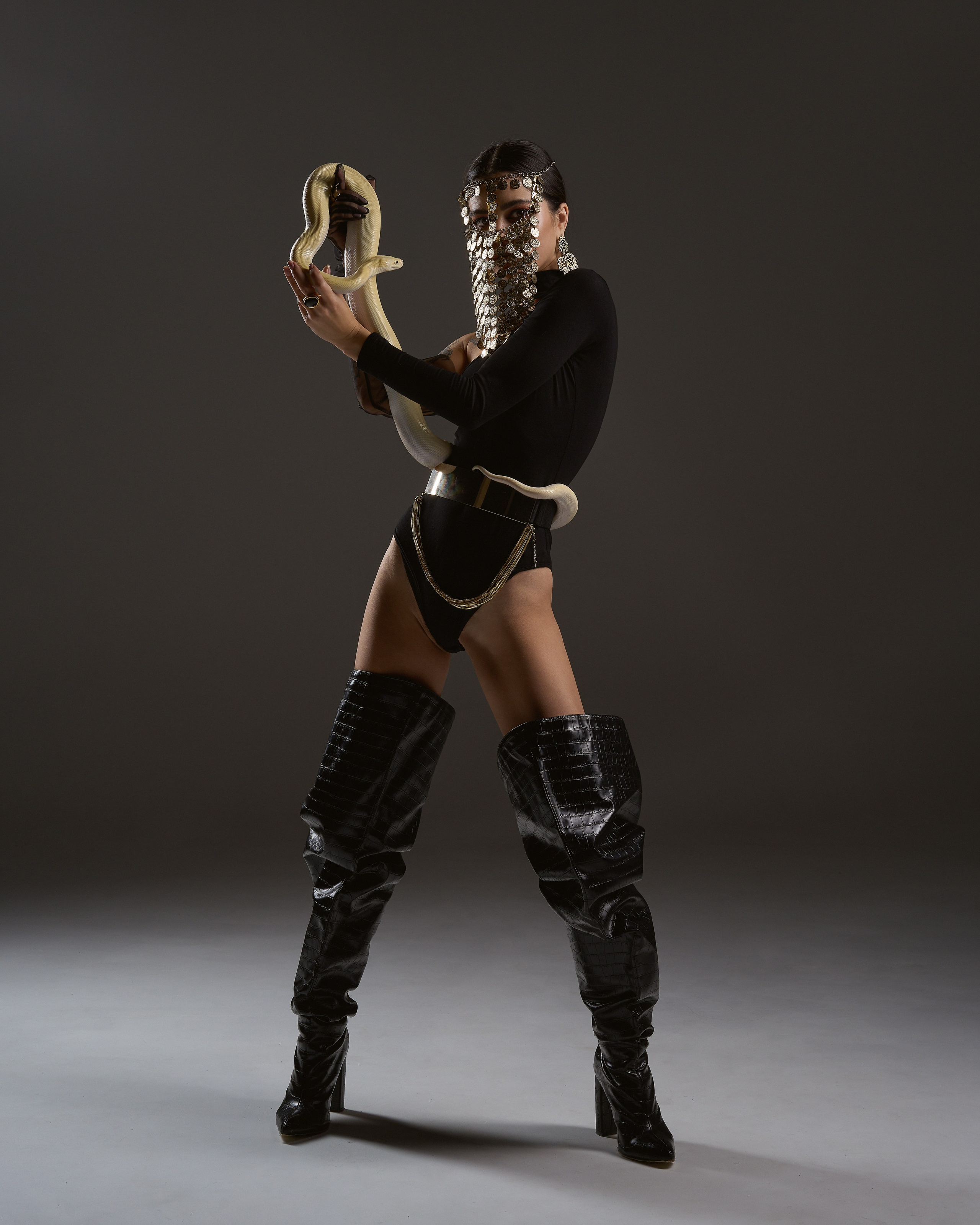 Съёмка со змеями