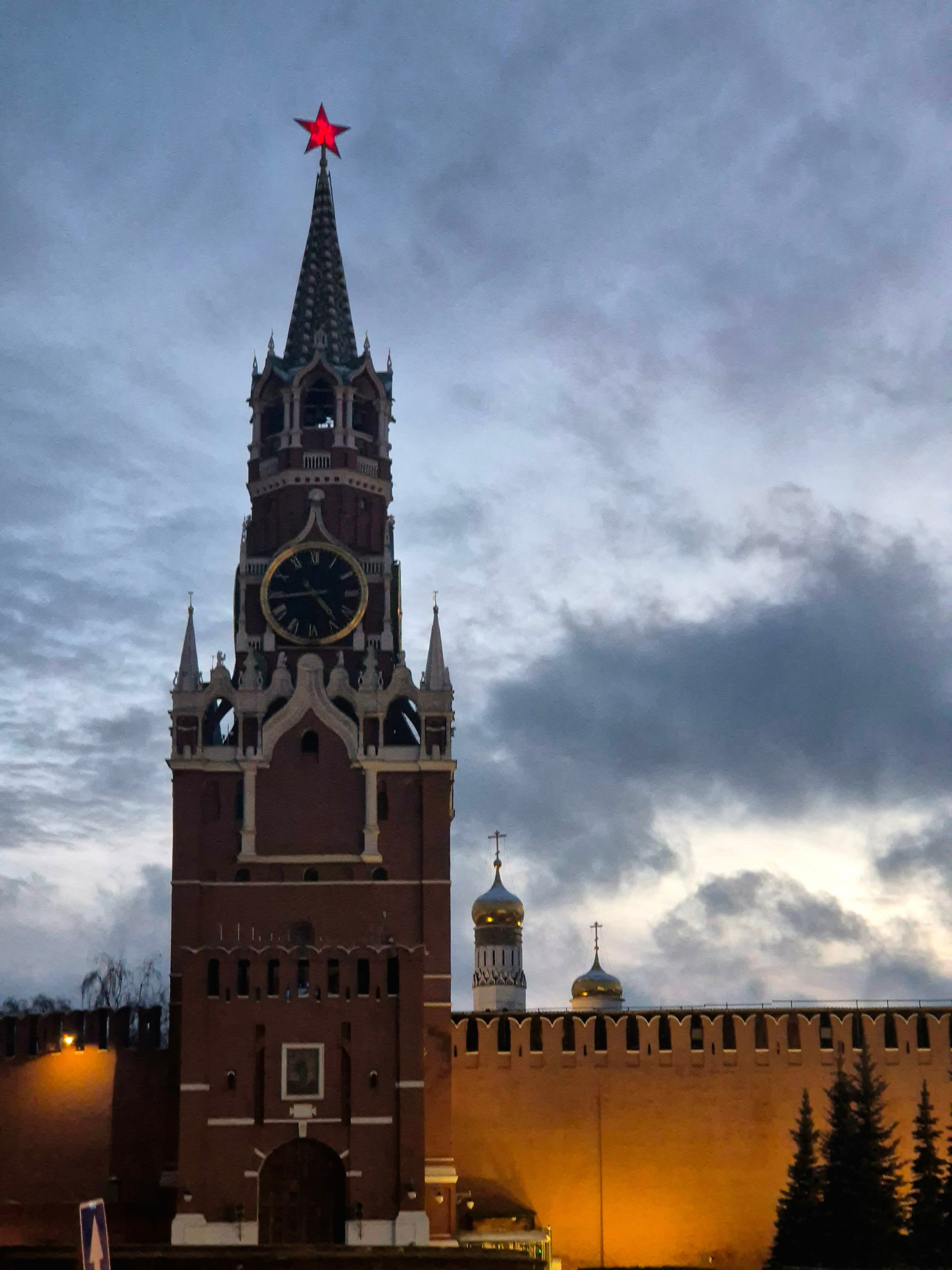 Каждый раз находясь рядом снимаю. Для себя, для друзей, кто разбросан по всему миру