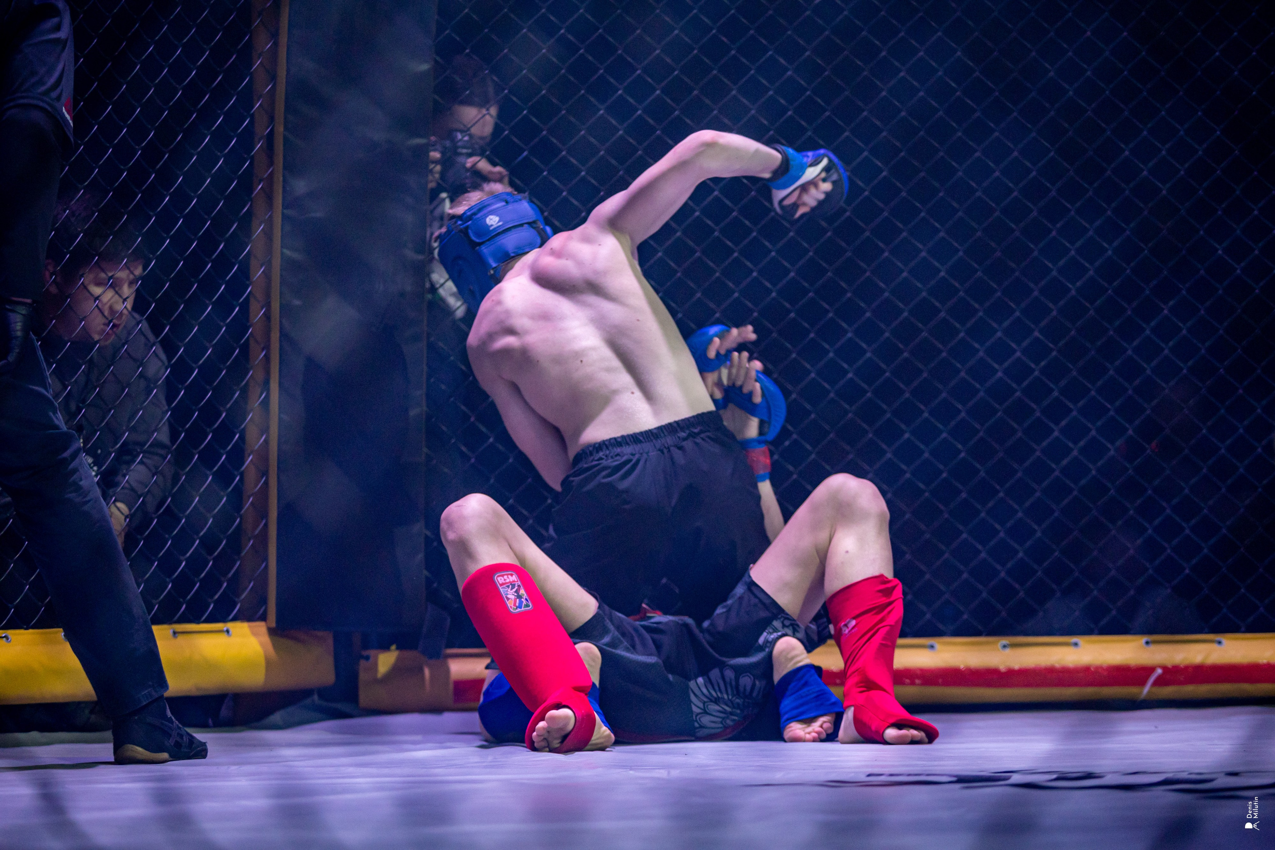 Бои в клетке «Северный Воин». Портретный фотограф Денис Милютин