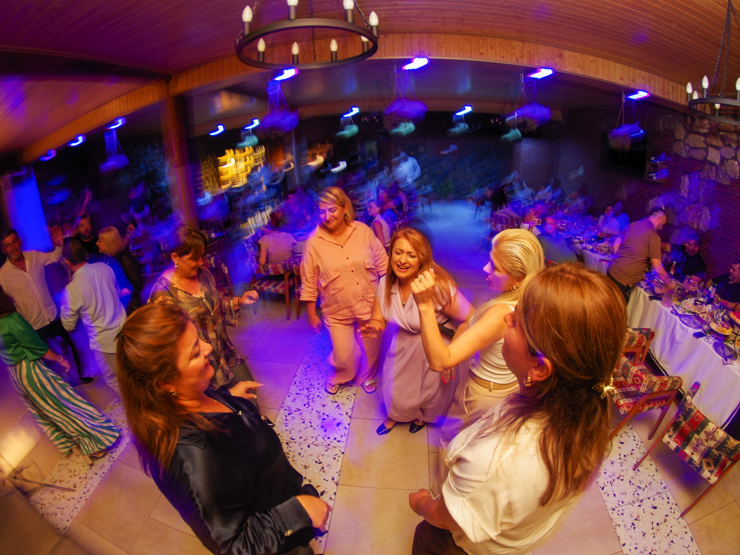 Встреча выпускников в Сенакилеби. Портретный фотограф Денис Милютин