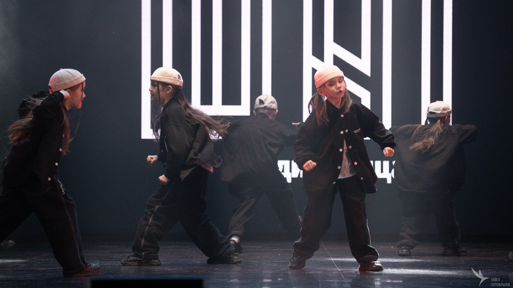 Отчетный концерт студии танца «ШАГ». Репортажный фотограф в Казани Павел Серпокрылов