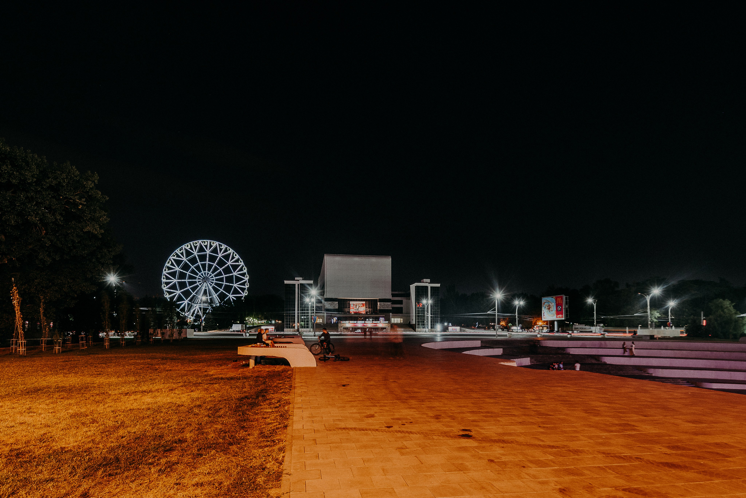 Ростов-на-Дону: через объектив фотографа из Гуанчжоу. Коммерческий и предметный фотограф в Гуанчжоу Коваленко Александр