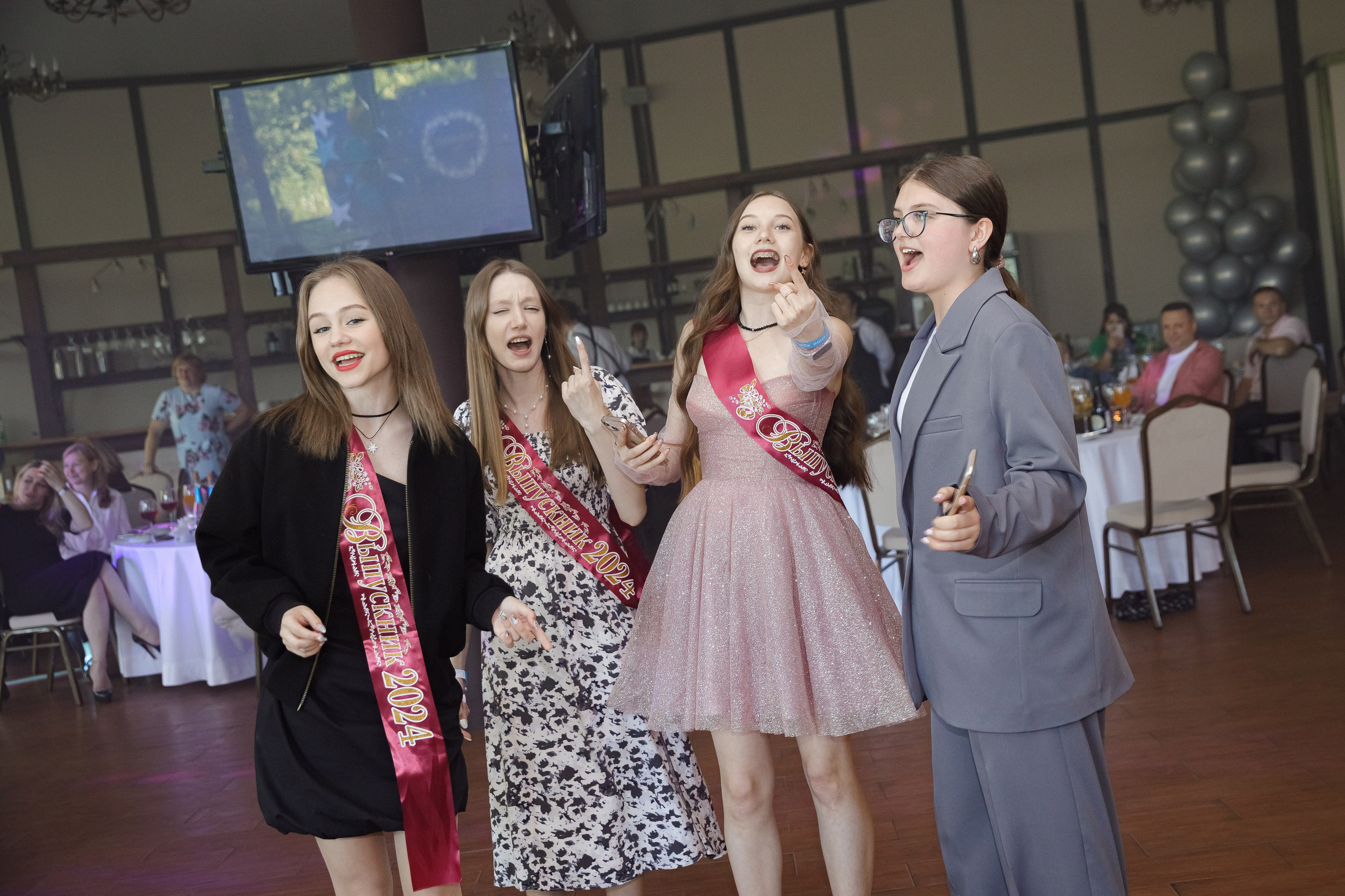23.06.2024 Выпускной Драгунский ручей. Маша Гонтарь Семейный домашний репортажный фотограф в Санкт-Петербурге
