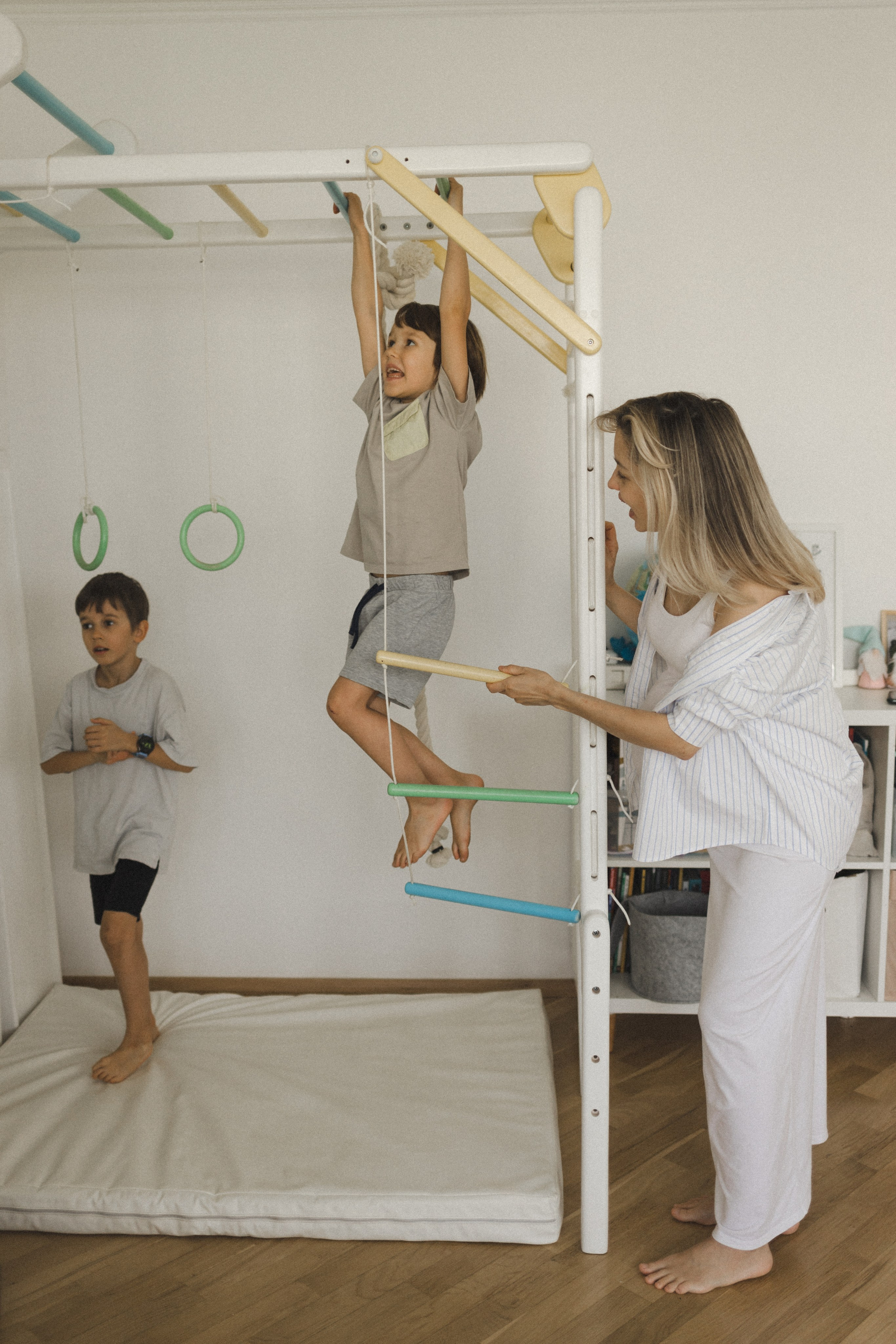 Катя, Паша, Валера и Родион ждут братика. Семейный фотограф в Москве