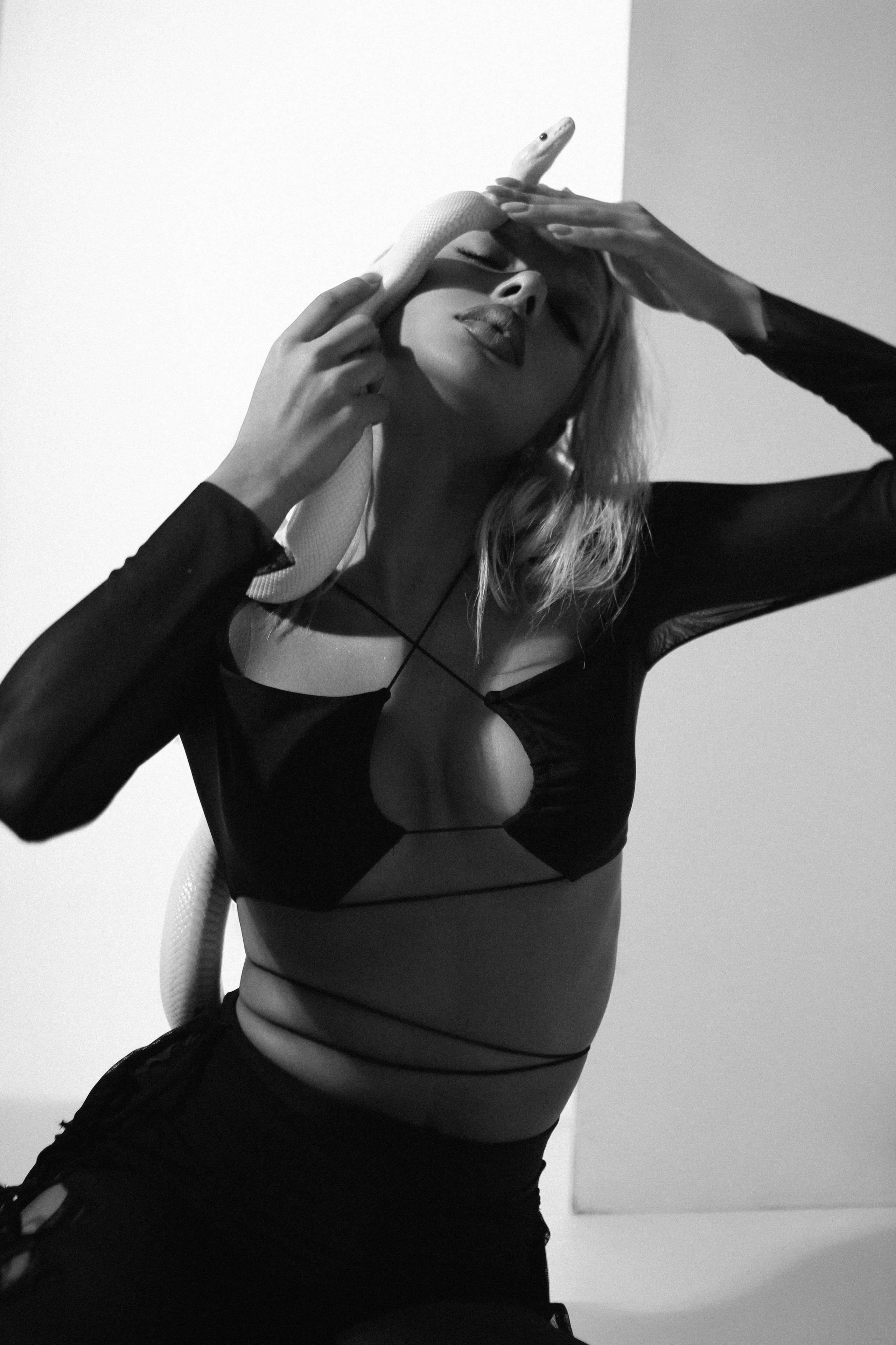 WOOLFIE. Photographer. Producer. Retoucher