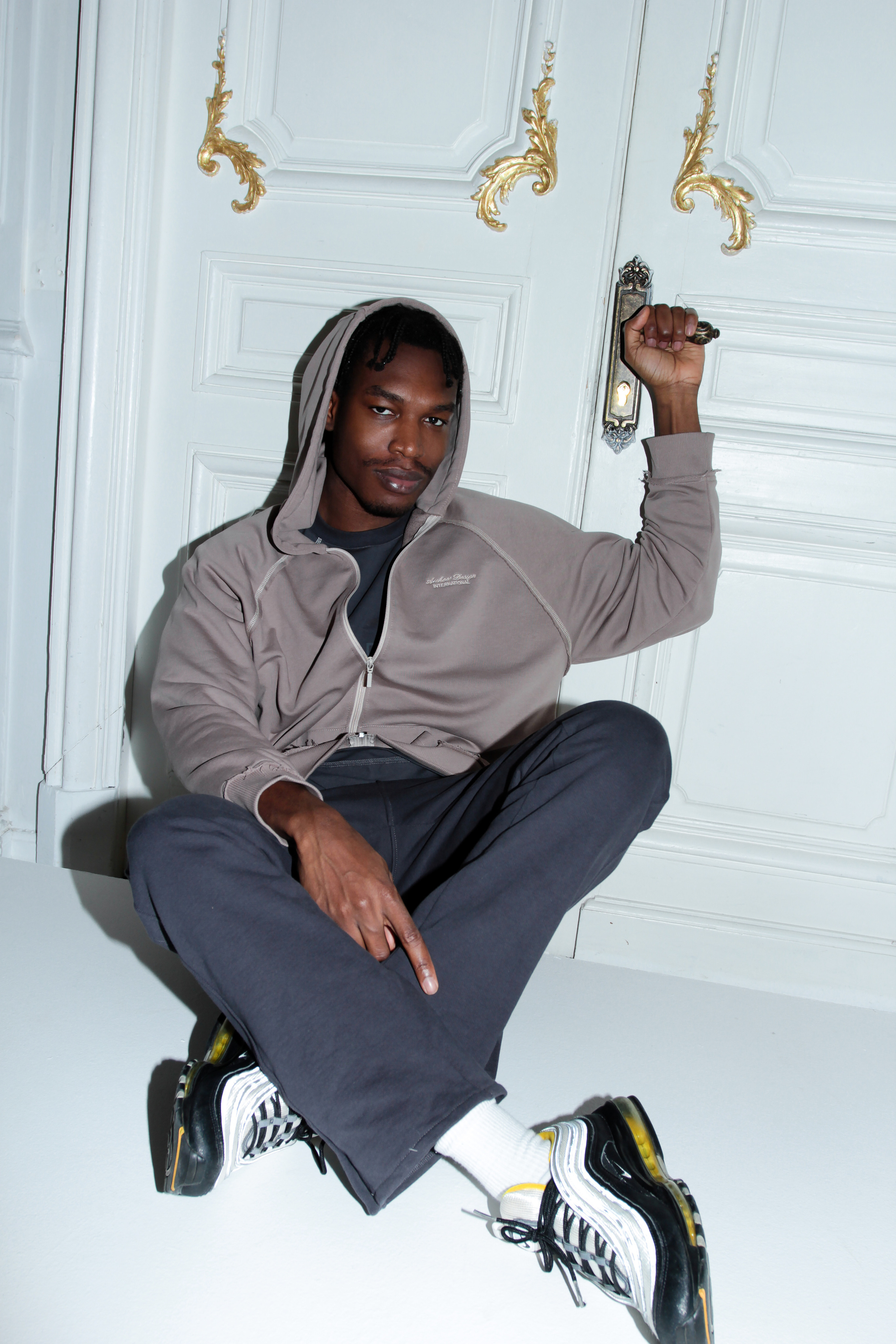 ARCHEES Design. Photographer. Producer. Retoucher