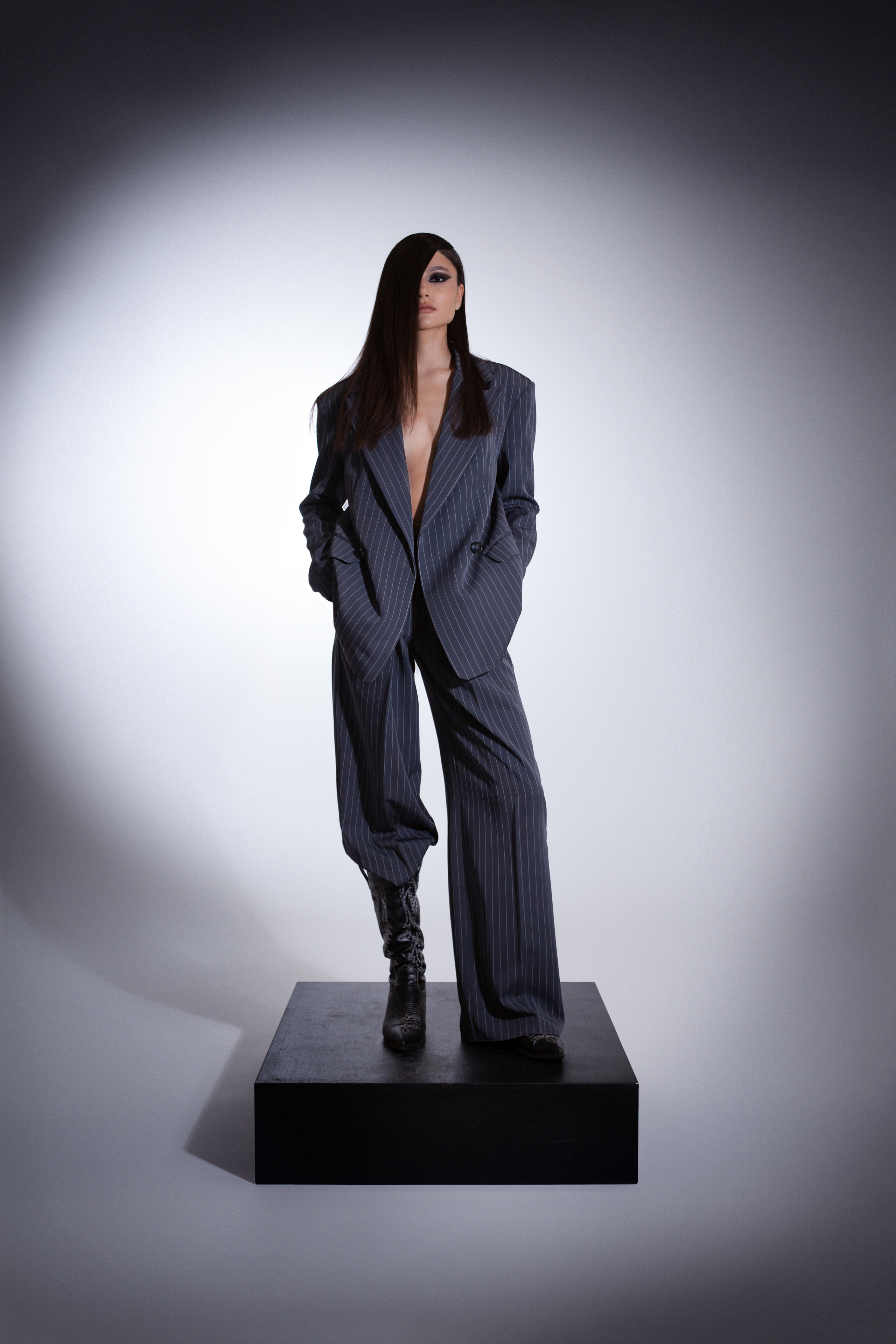 ANGELVIBE Studio. Photographer. Producer. Retoucher