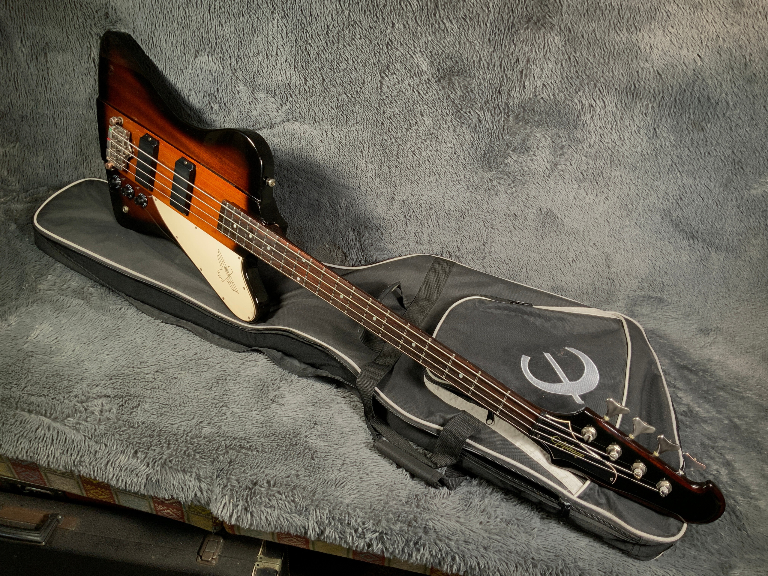 Epiphone Thunderbird IV China 2000's