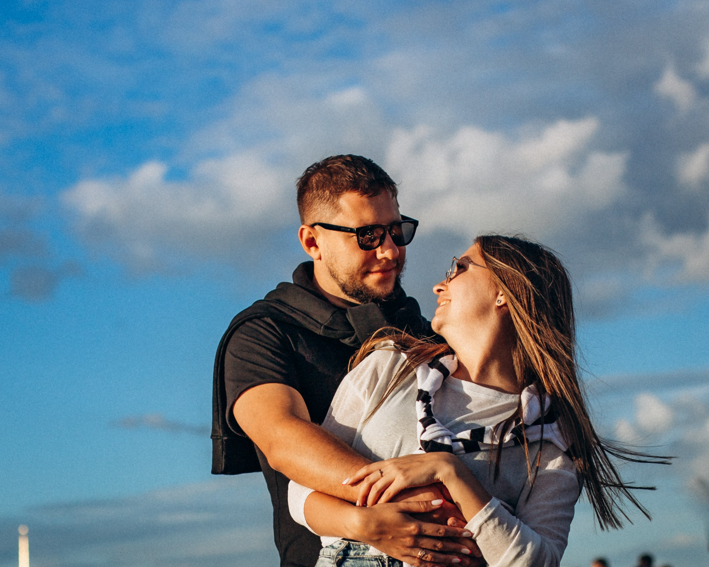 Яна с семьей в августе. Фотопрогулка в Петербурге. Индивидуальный и семейный фотограф в Санкт-Петербурге