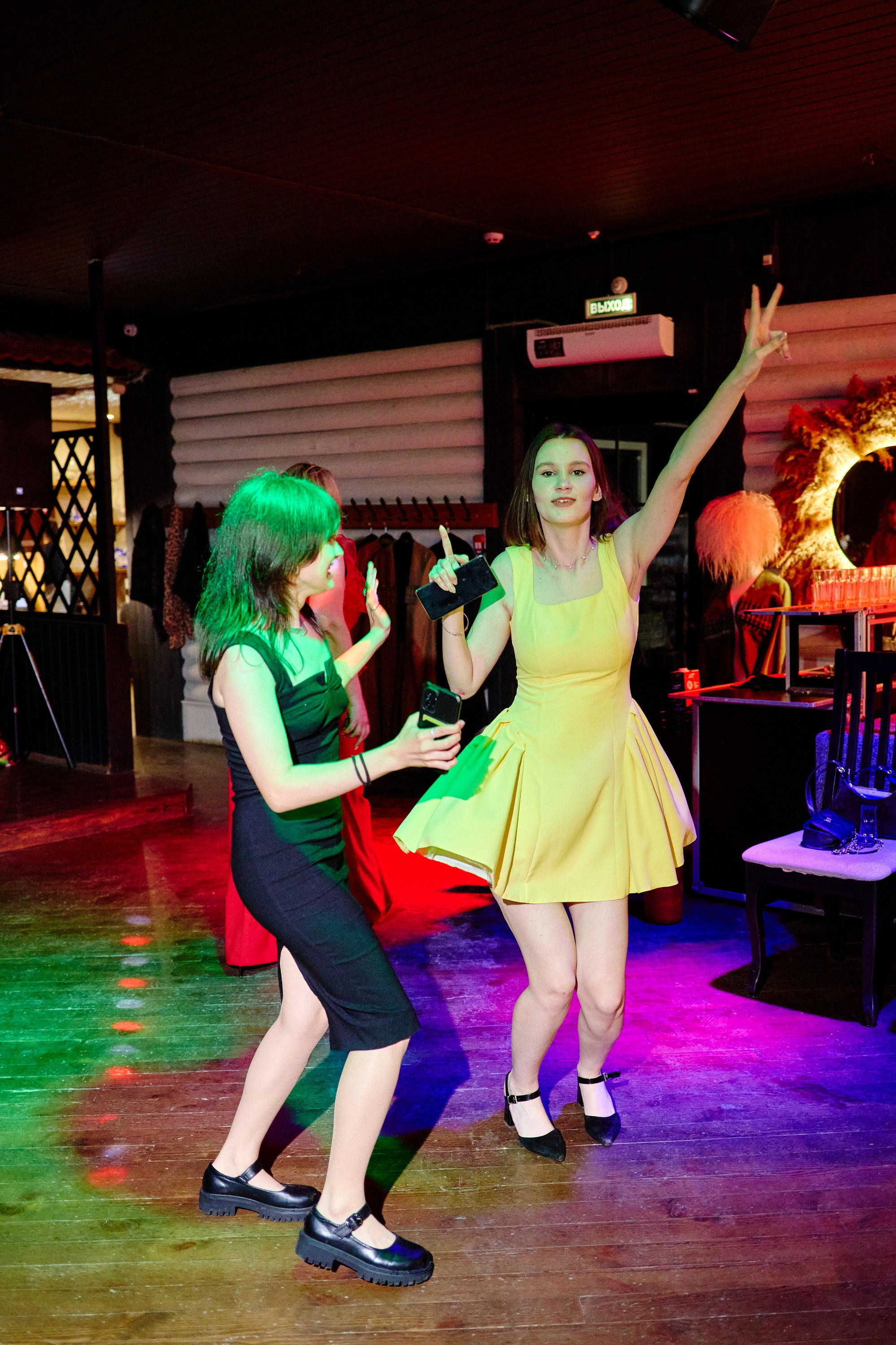 Выпускной 35 Сош. Фотограф Выпускные альбомы Таганрог Сергей Коробченко