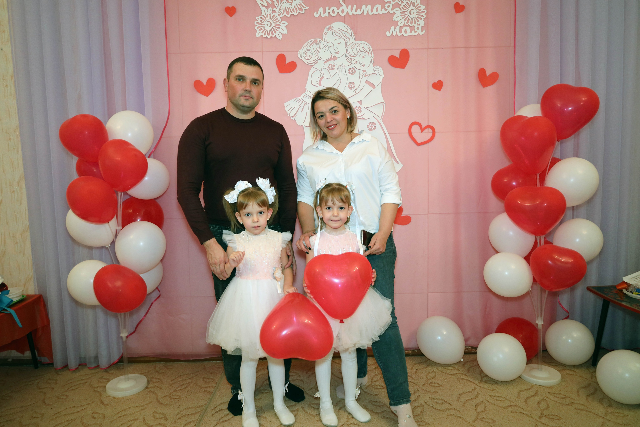 Прайс фото и видеосъемка вручение аттестатов и утренников в детском саду. Свадебный фотограф ростовская область