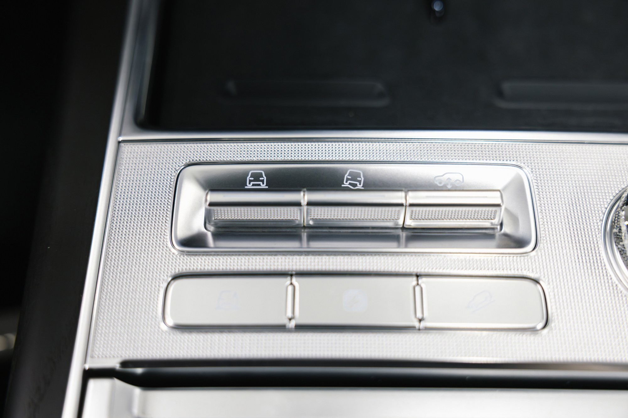 Zeekr 9X 2.0hyb 4WD AT (1401 л. с.) 2025 + фаркоп. Автосалон «Х-Авто»