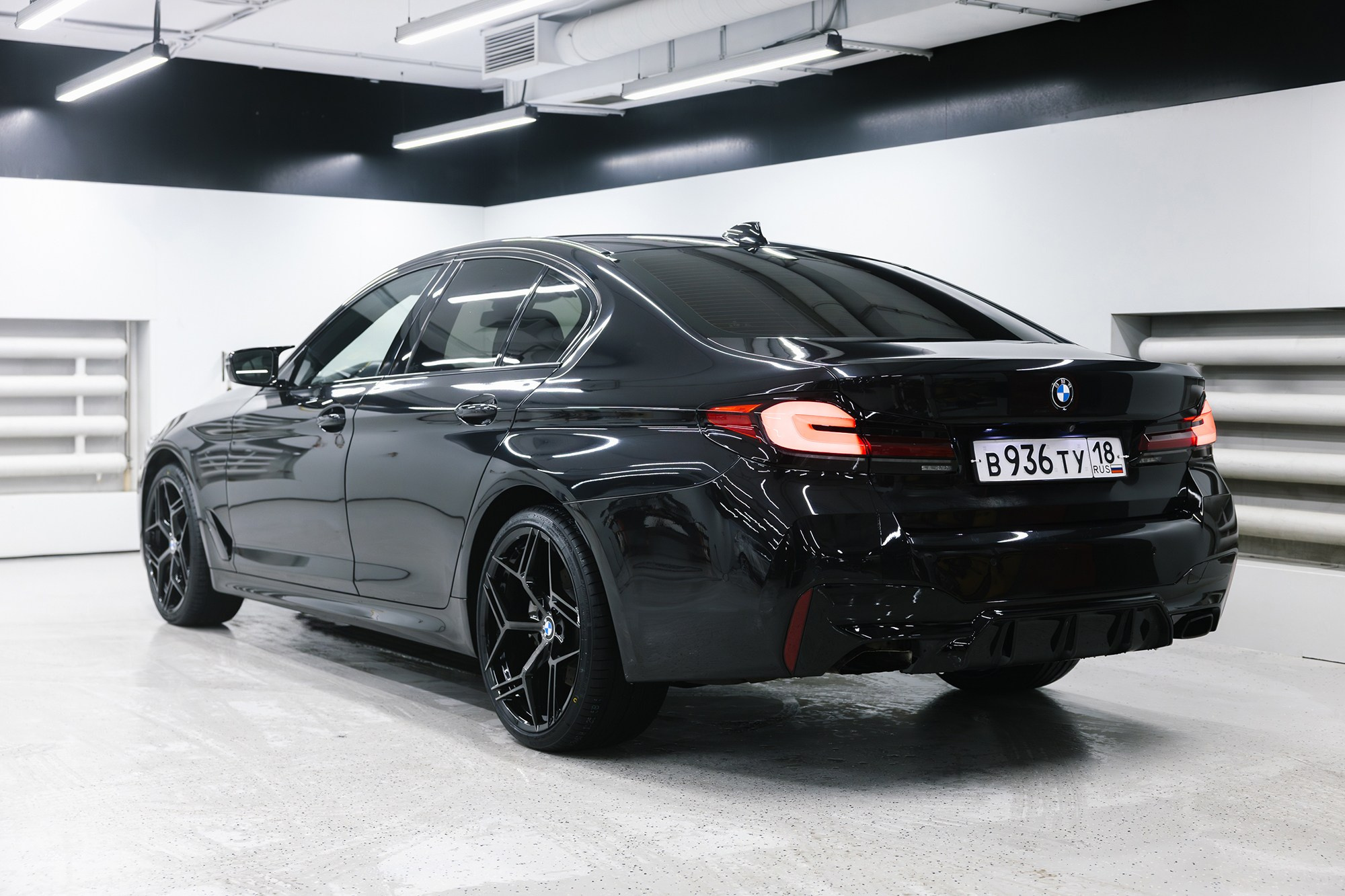 BMW 5 серия 2.0 AT, 2021, 136 265 км BMW 5 серия 2.0 AT, 2021, 136 265 км 3 800 000 ₽ X-TRADE. Автосалон «Х-Авто»