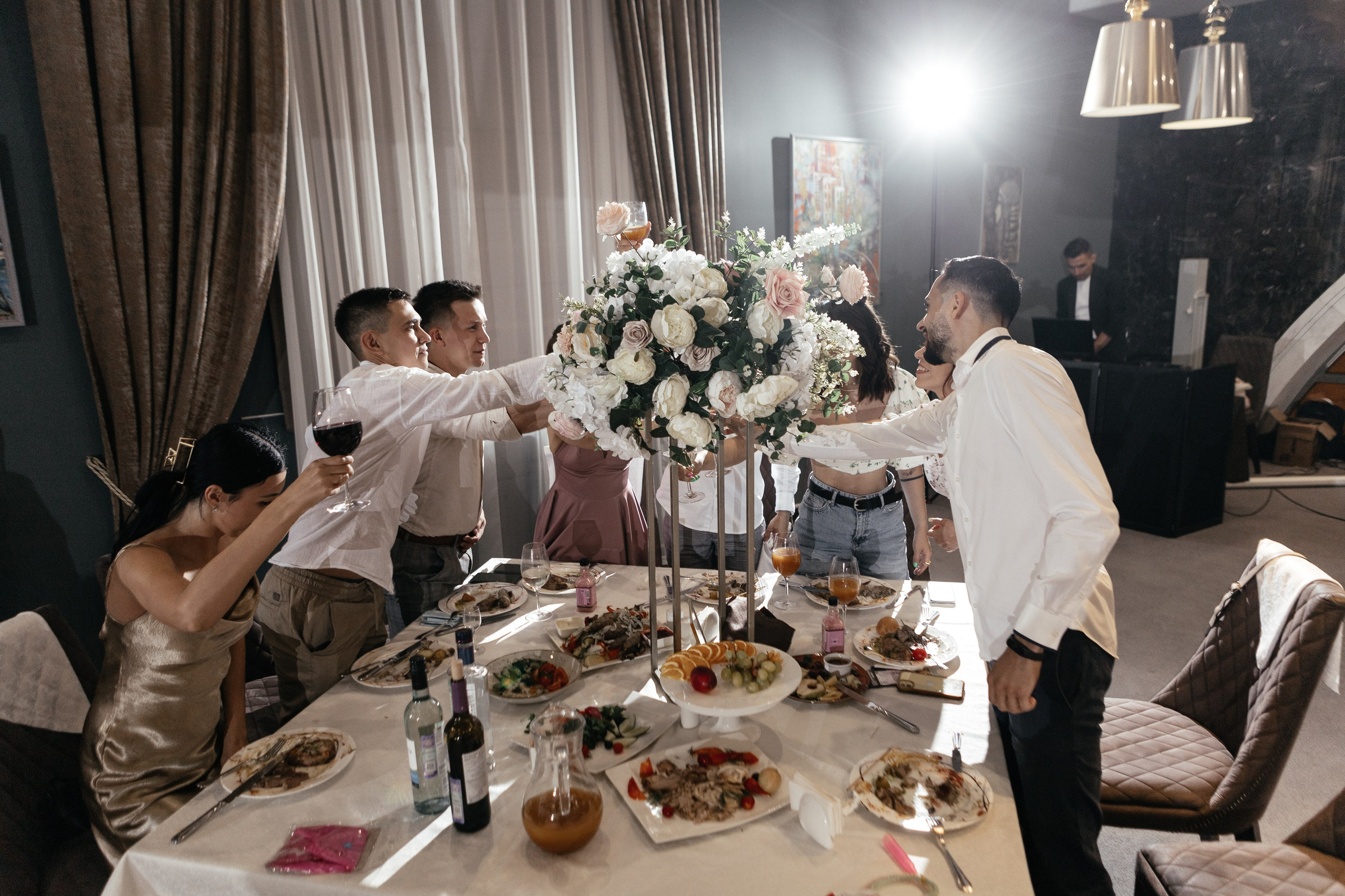 Свадебный фотограф Уфа — Руслан ГабдлисламовЖивые эмоции, красивые кадры, воспоминания на всю жизнь.Работаю по всей Республике Башкортоста. Свадебный фотограф Уфа Руслан Габдлисламов