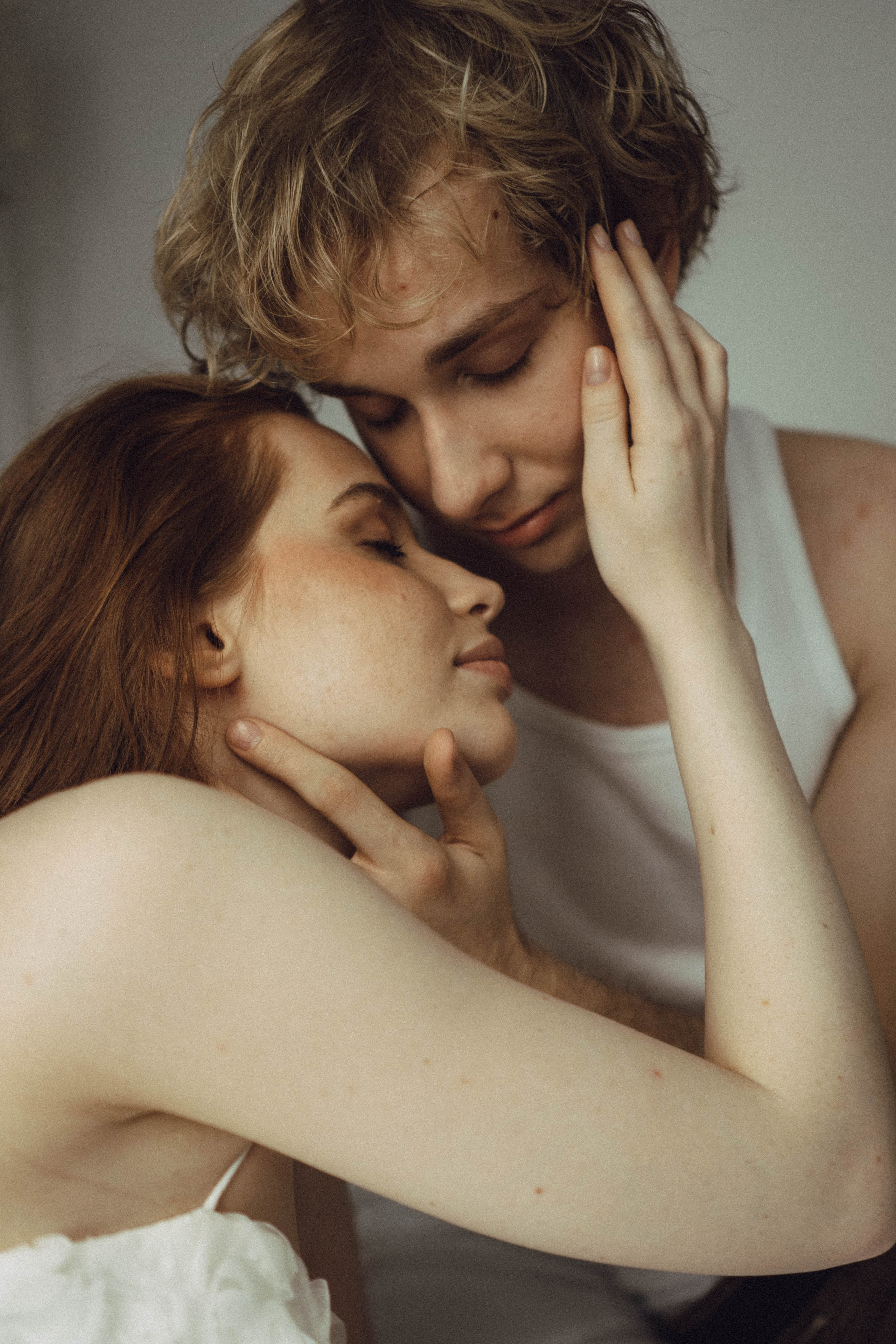 СВАДЕБНАЯ СЬЕМКА В ОТЕЛЕ. СБОРЫ ЖЕНИХА И НЕВЕСТЫ И ТАКЖЕ ТОР И ПОДГОТОВКА К ПРОГУЛКЕ. Профессиональный фотограф, Санкт-Петербург — Виктория Богомолова