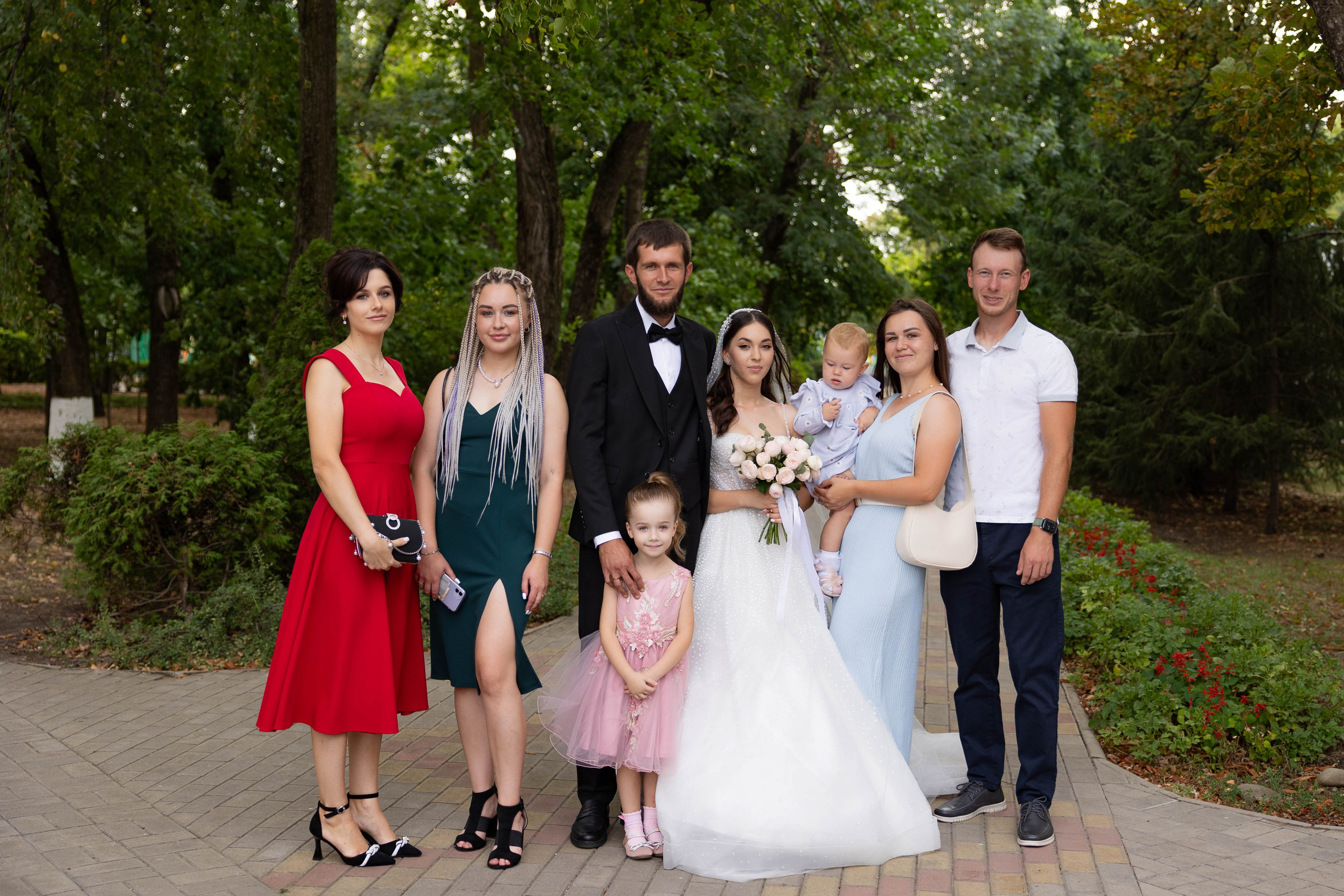 Милана и. Видеосьемка, фотосьемка свадеб, юбилеев, утренников в Краснодарском кр